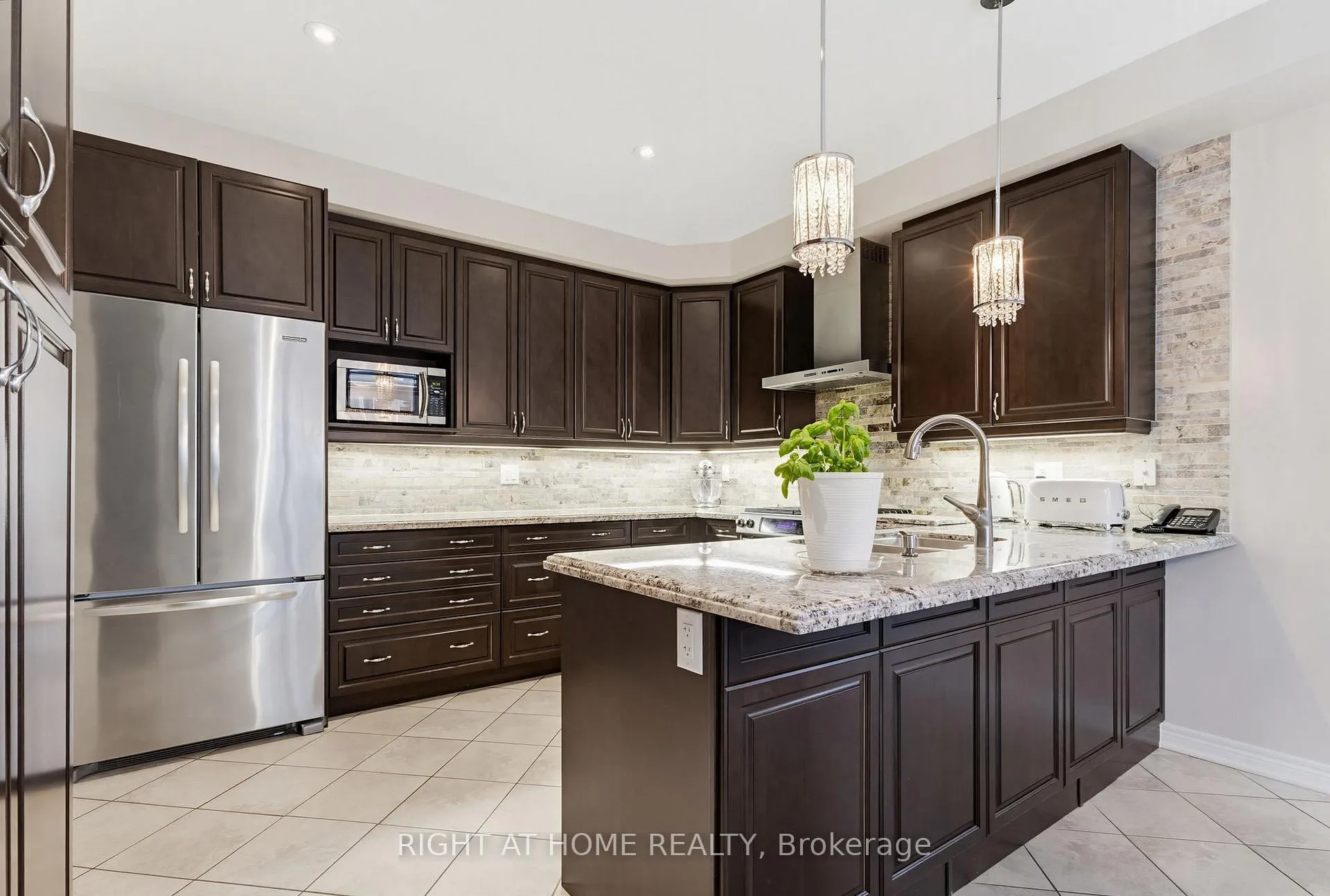 Photo 10 of 3126 Velebit Park Boulevard, Burlington, Alton — HOMEH