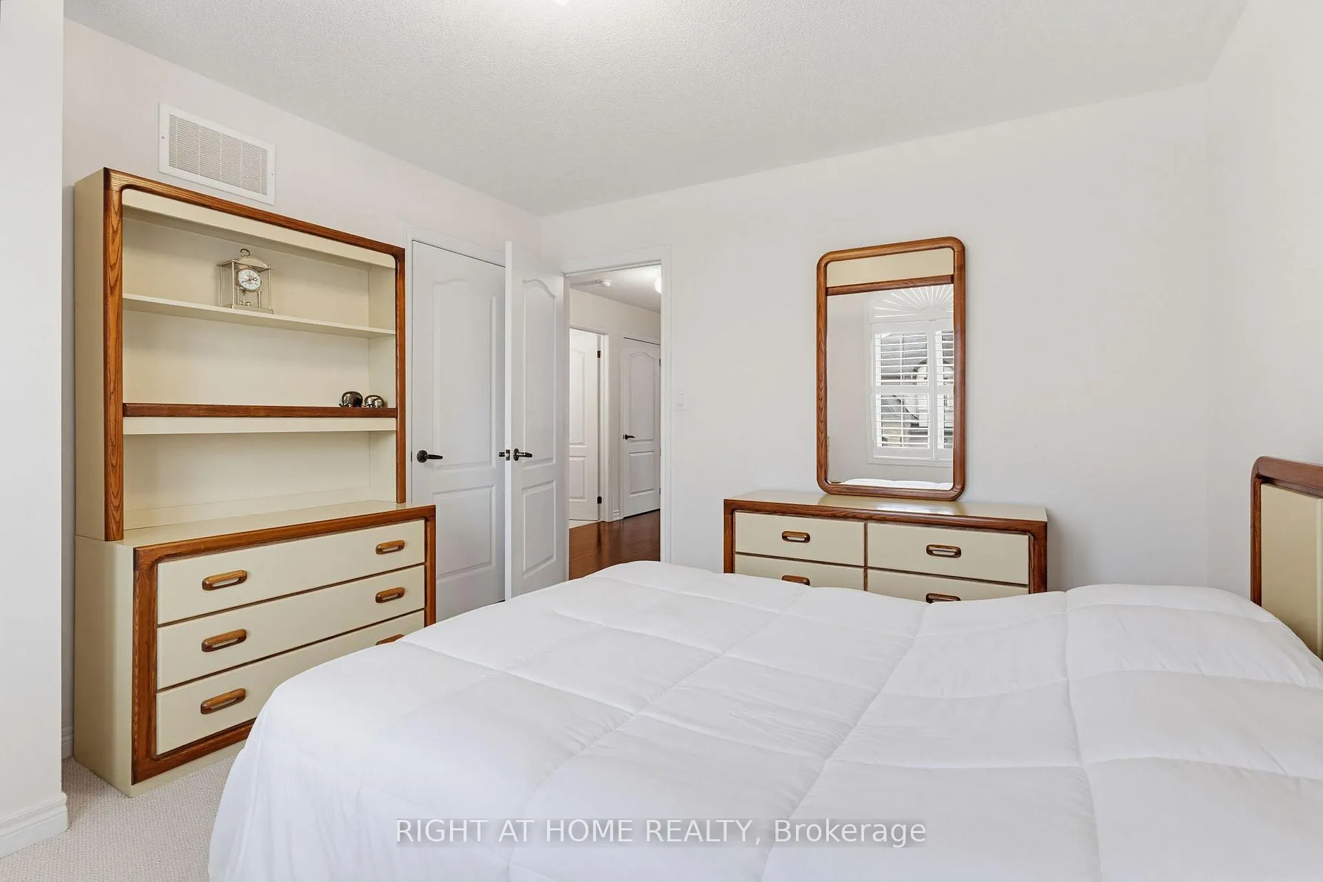 Photo 21 of 3126 Velebit Park Boulevard, Burlington, Alton — HOMEH