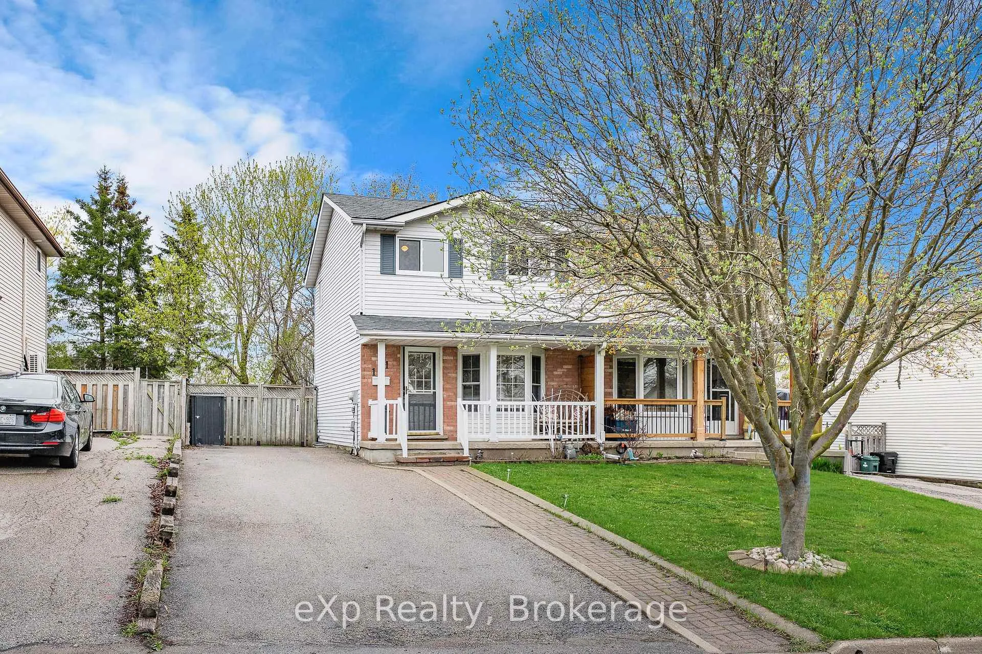 Photo 2 of 111 Connelly Drive, Kitchener — HOMEH