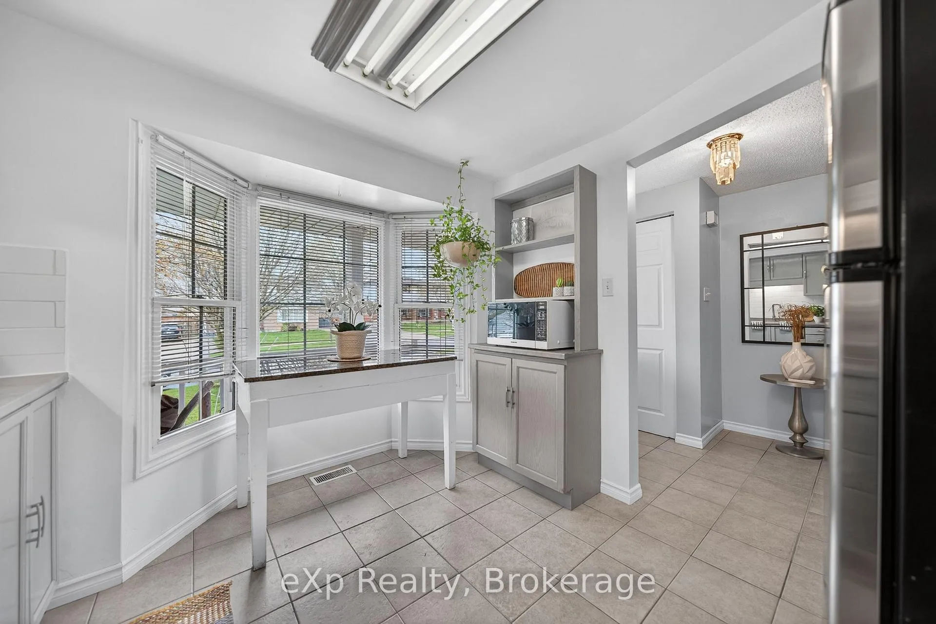 Photo 11 of 111 Connelly Drive, Kitchener — HOMEH