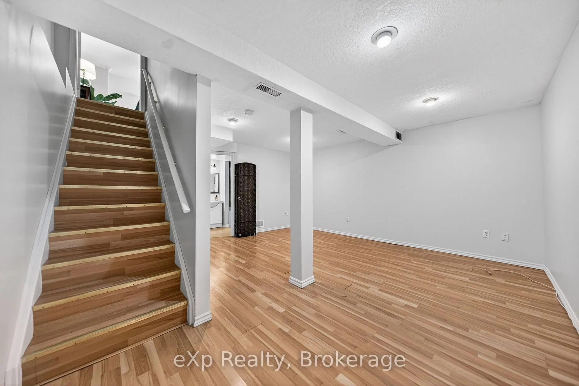 Photo 26 of 111 Connelly Drive, Kitchener — HOMEH