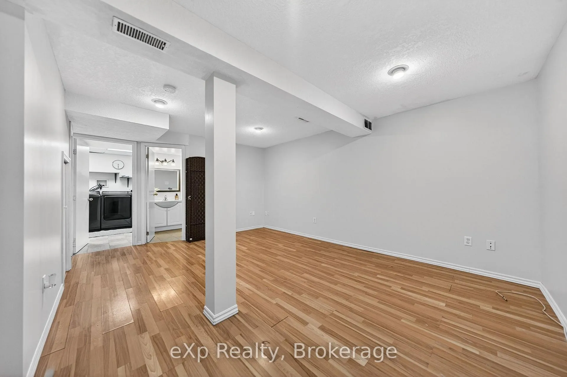 Photo 27 of 111 Connelly Drive, Kitchener — HOMEH