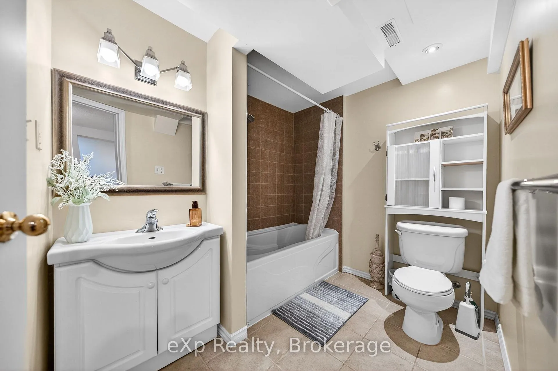 Photo 29 of 111 Connelly Drive, Kitchener — HOMEH