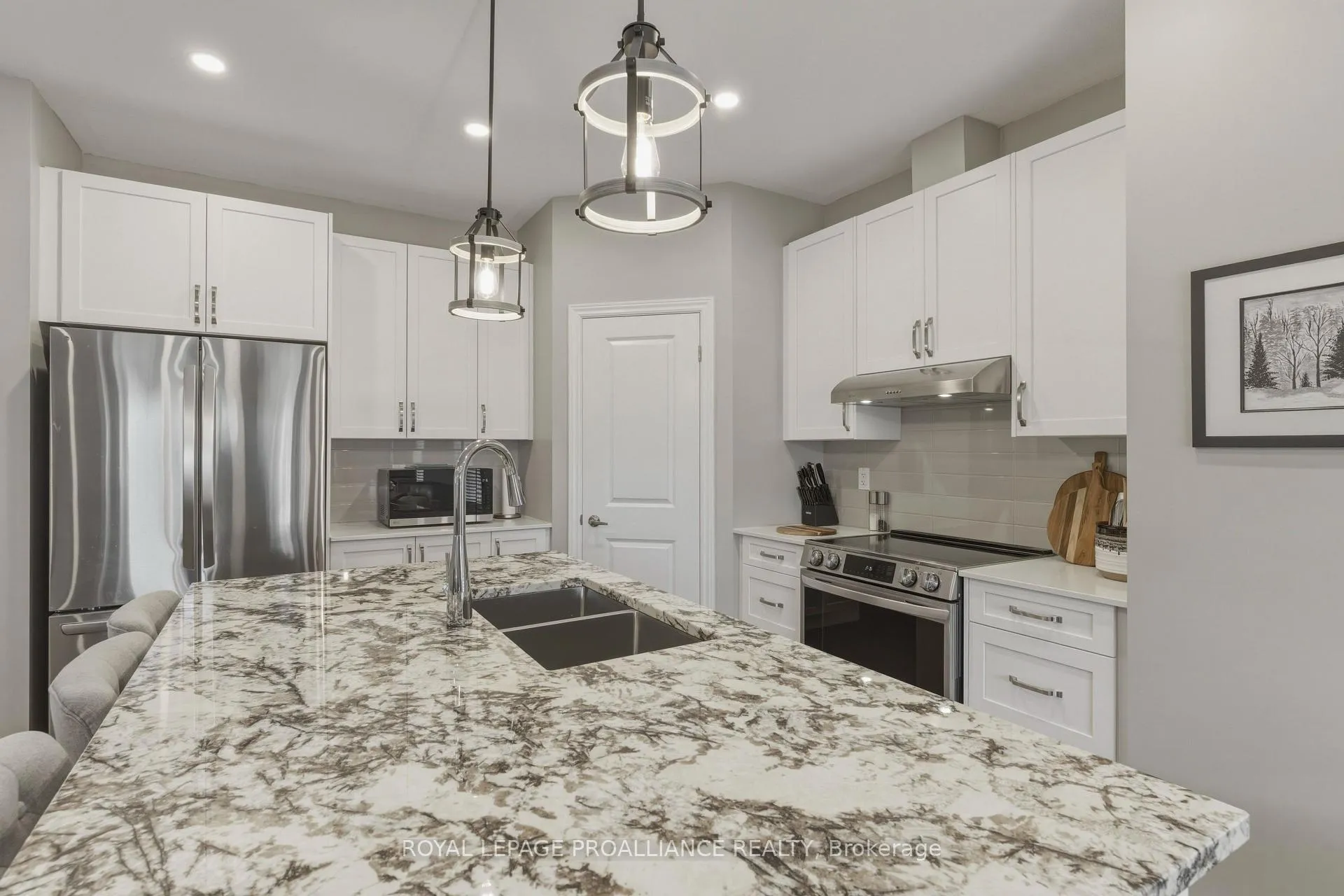 Photo 8 of 117 Adley Drive, Brockville — HOMEH