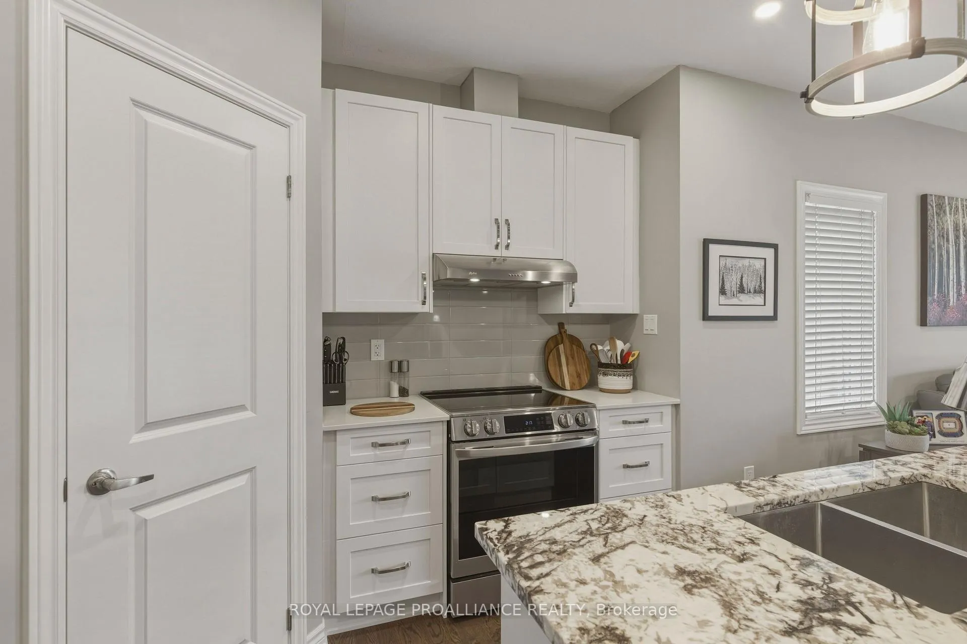 Photo 10 of 117 Adley Drive, Brockville — HOMEH