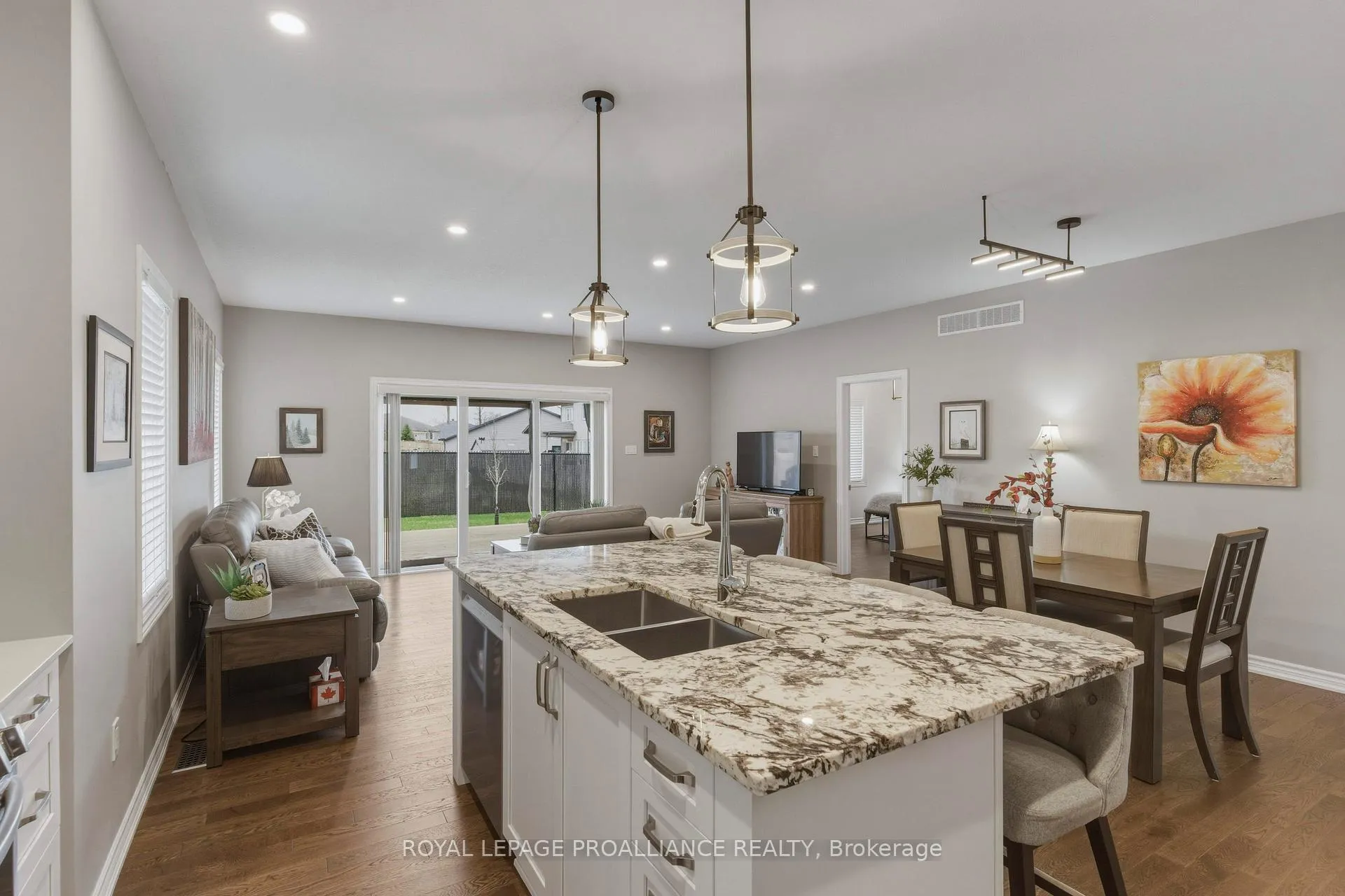 Photo 11 of 117 Adley Drive, Brockville — HOMEH