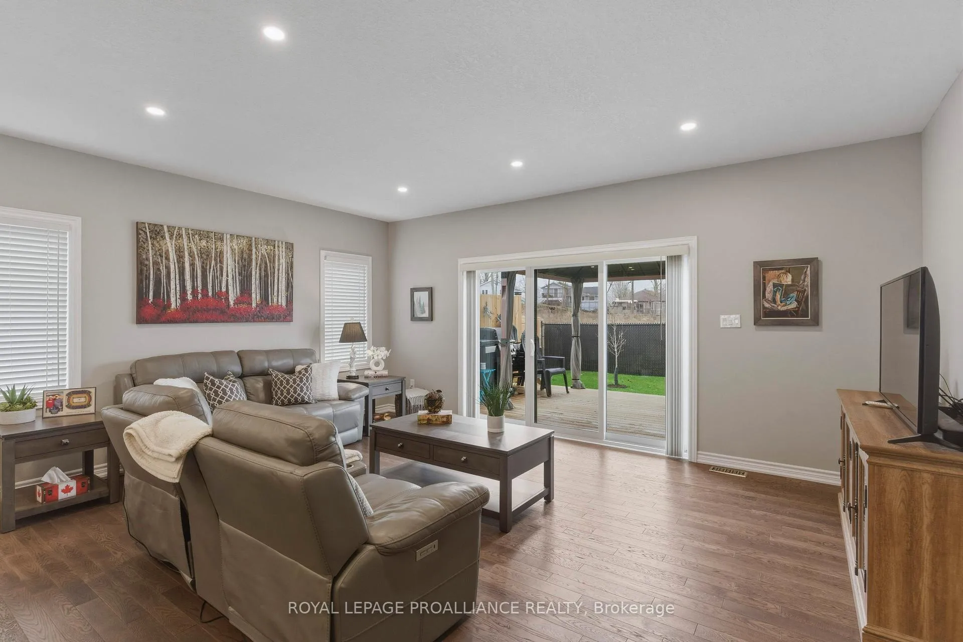 Photo 18 of 117 Adley Drive, Brockville — HOMEH