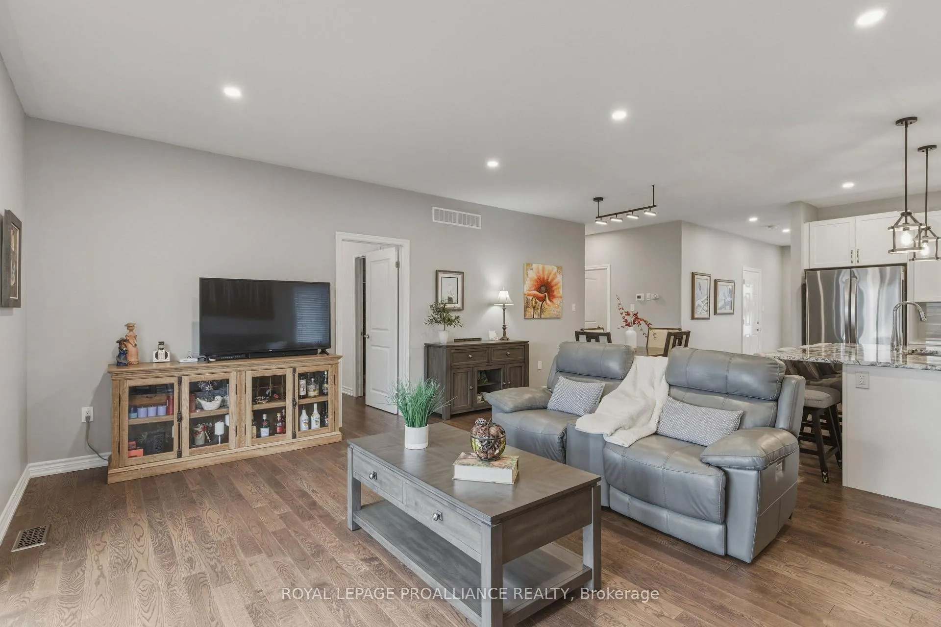 Photo 21 of 117 Adley Drive, Brockville — HOMEH