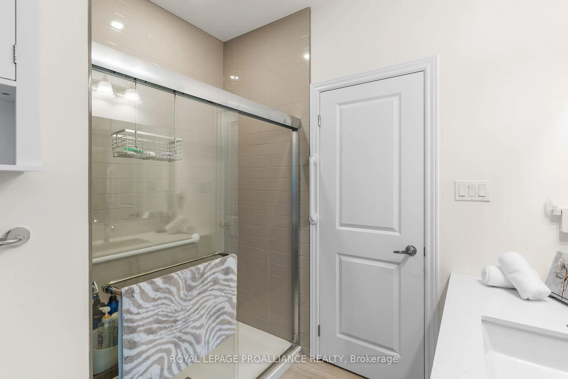 Photo 26 of 117 Adley Drive, Brockville — HOMEH