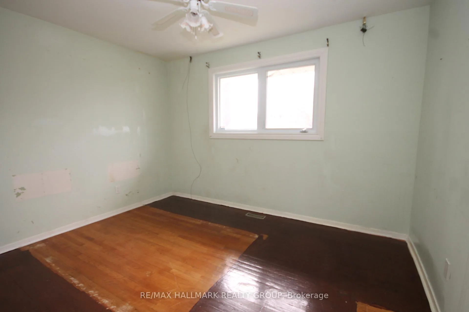 Photo 6 of 461 Lawson Avenue, Ottawa, Overbrook/Castle Heights — HOMEH