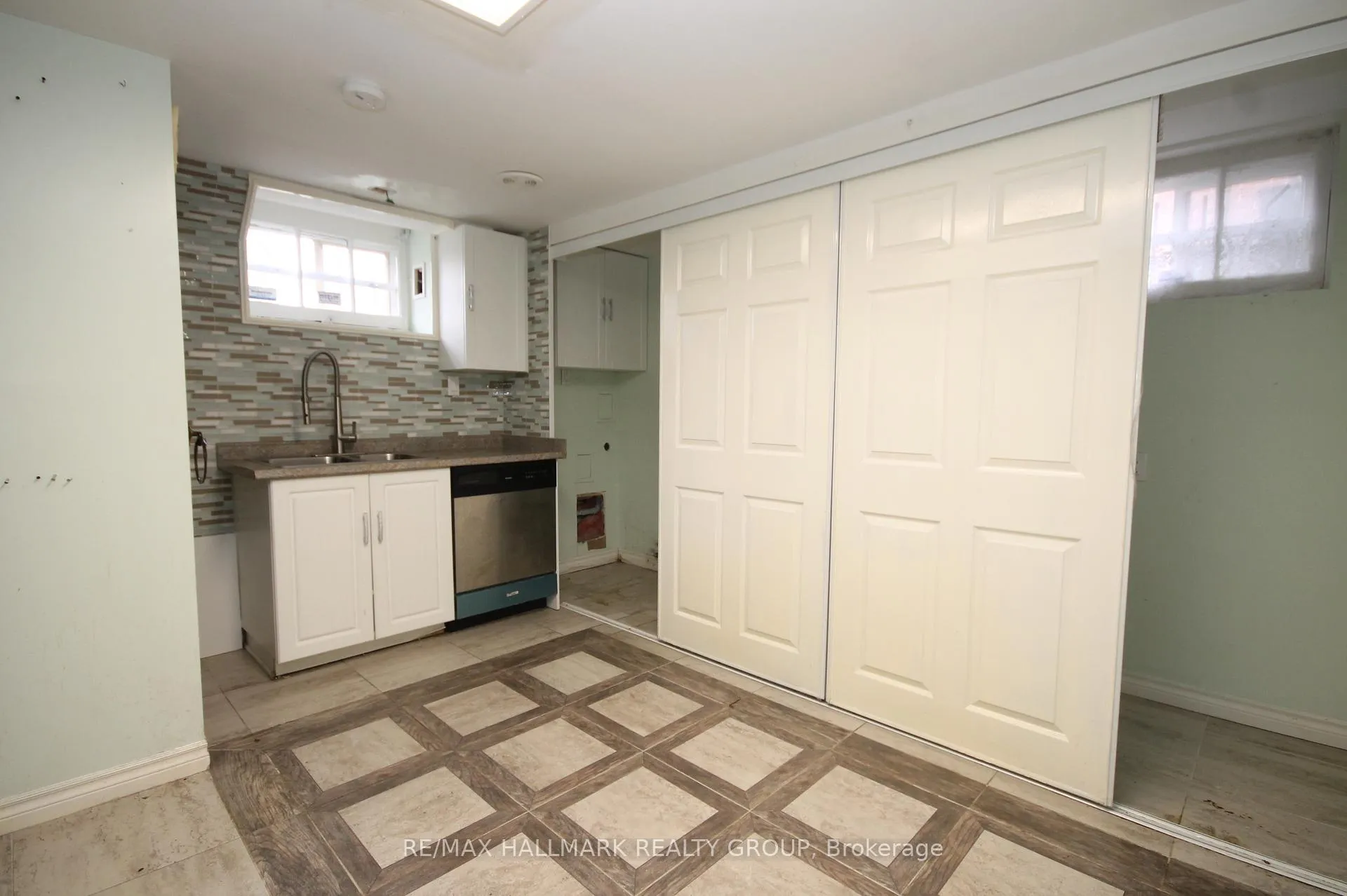 Photo 14 of 461 Lawson Avenue, Ottawa, Overbrook/Castle Heights — HOMEH