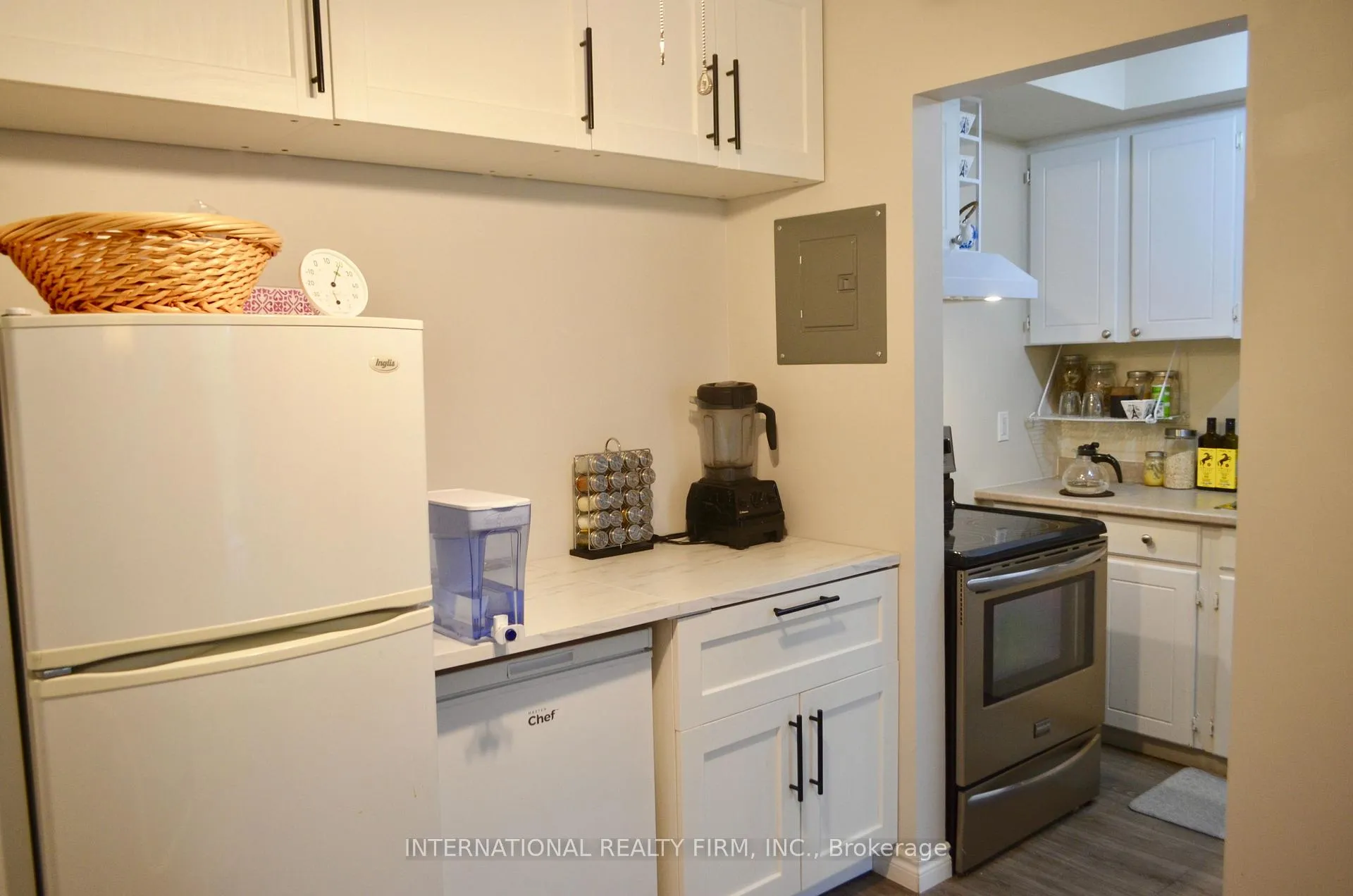 Photo 8 of Unit 407, 25 College Street E, Belleville, Belleville Ward — HOMEH