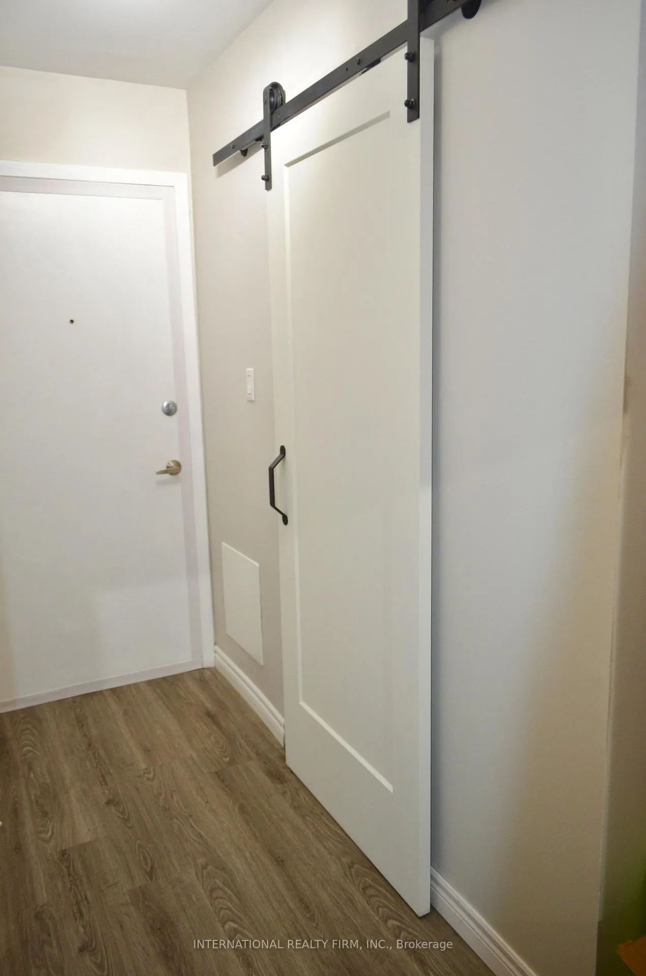 Photo 11 of Unit 407, 25 College Street E, Belleville, Belleville Ward — HOMEH