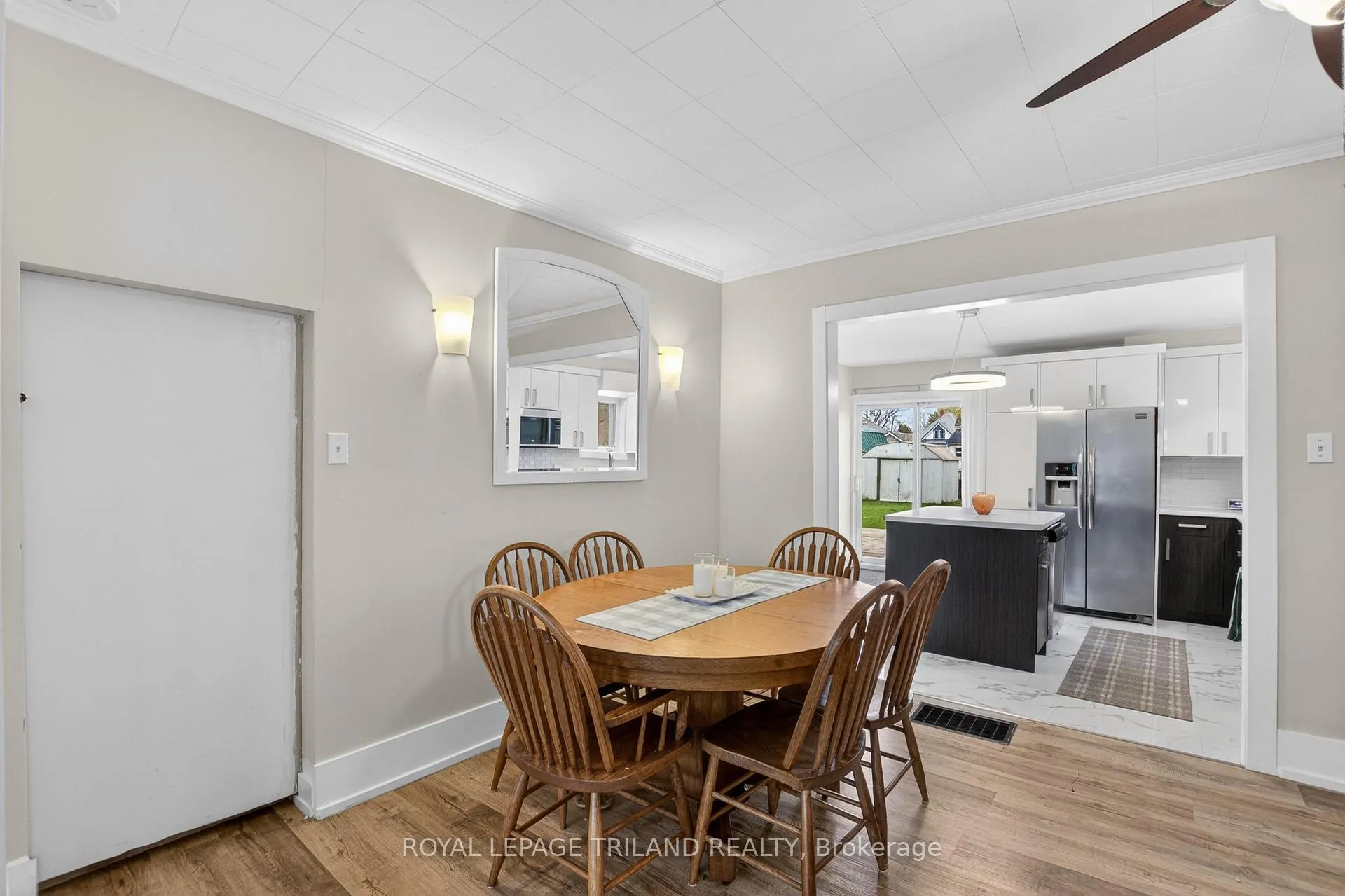 Photo 8 of 81 Locust Street, St. Thomas — HOMEH