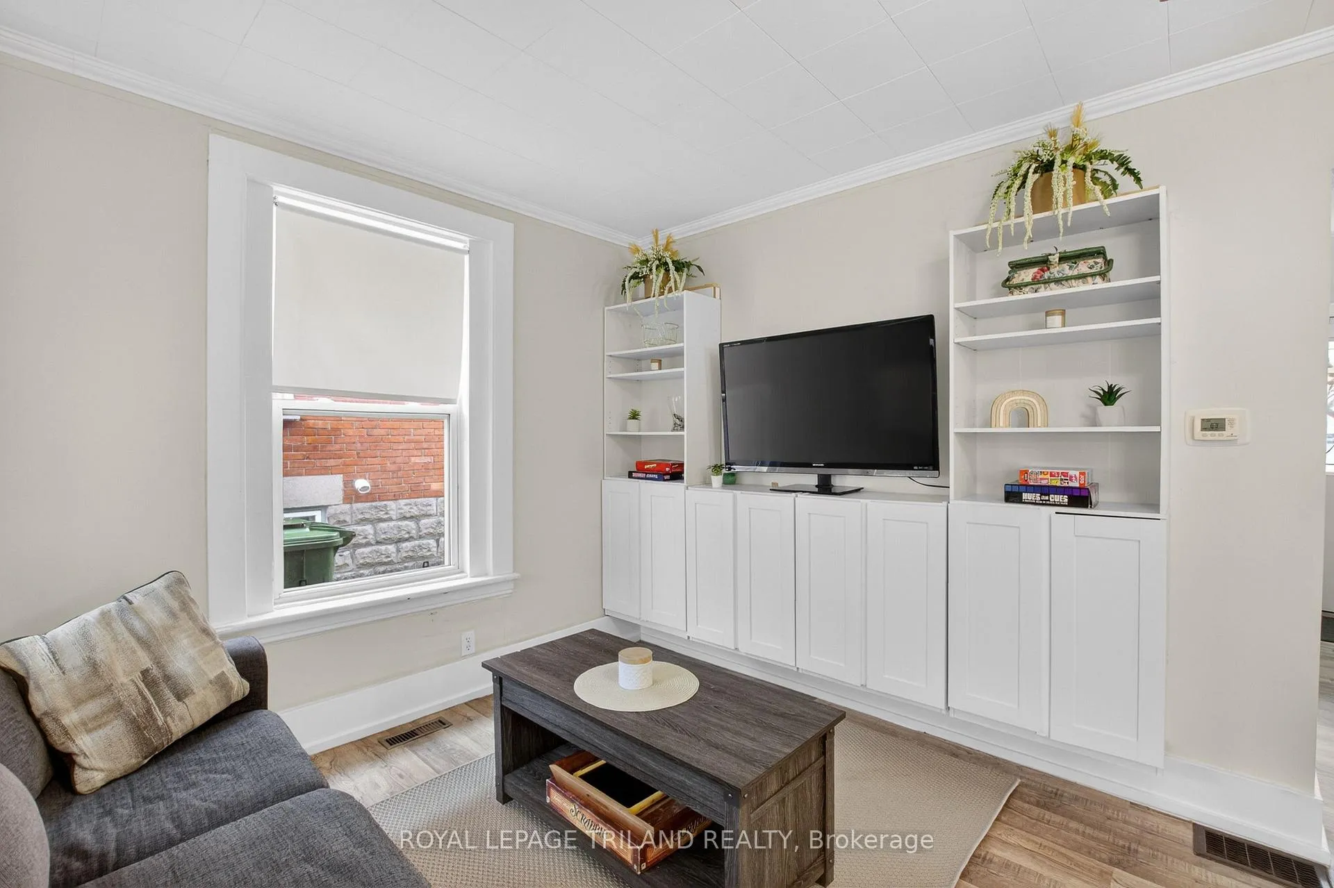 Photo 11 of 81 Locust Street, St. Thomas — HOMEH
