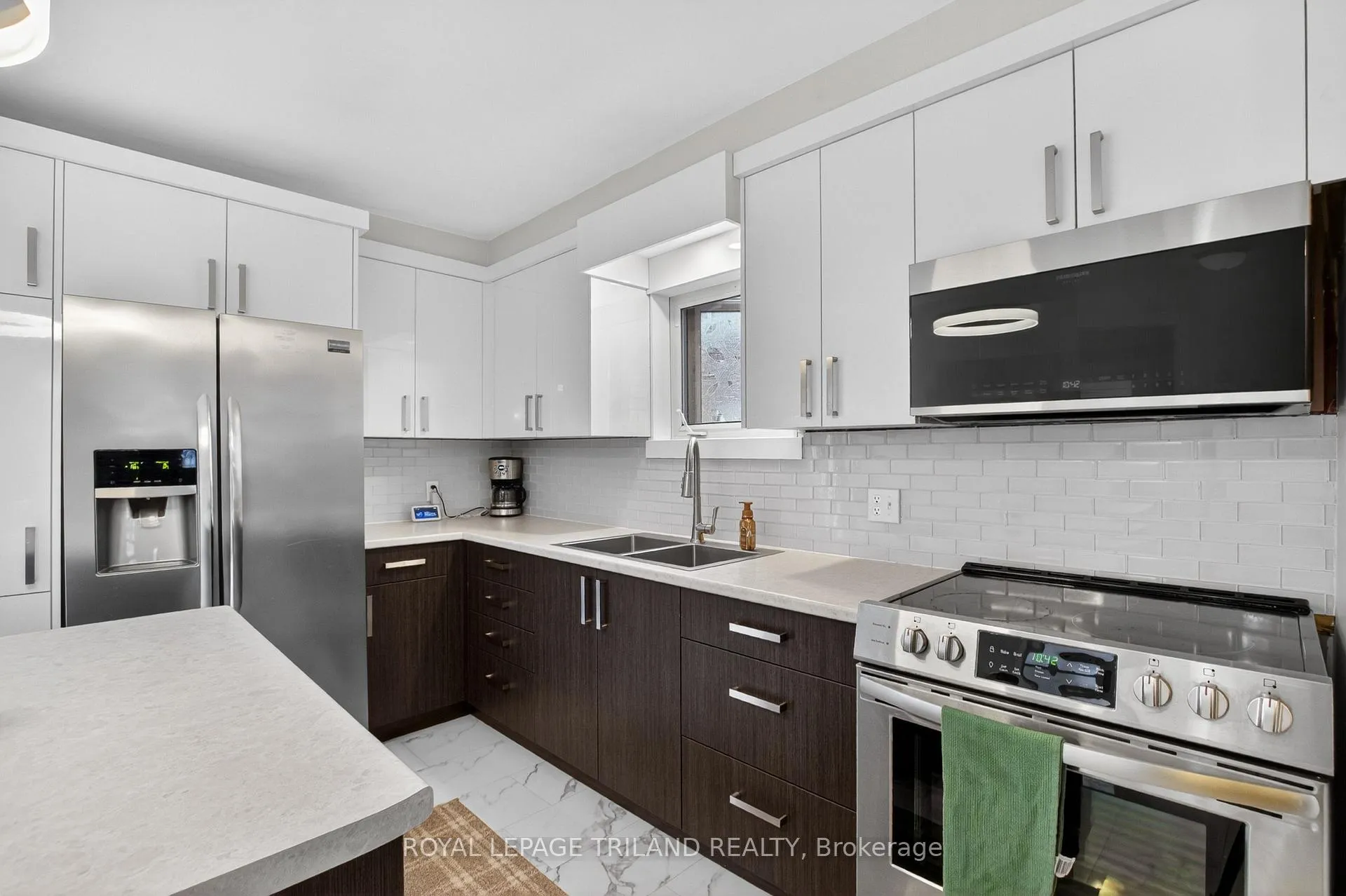 Photo 17 of 81 Locust Street, St. Thomas — HOMEH