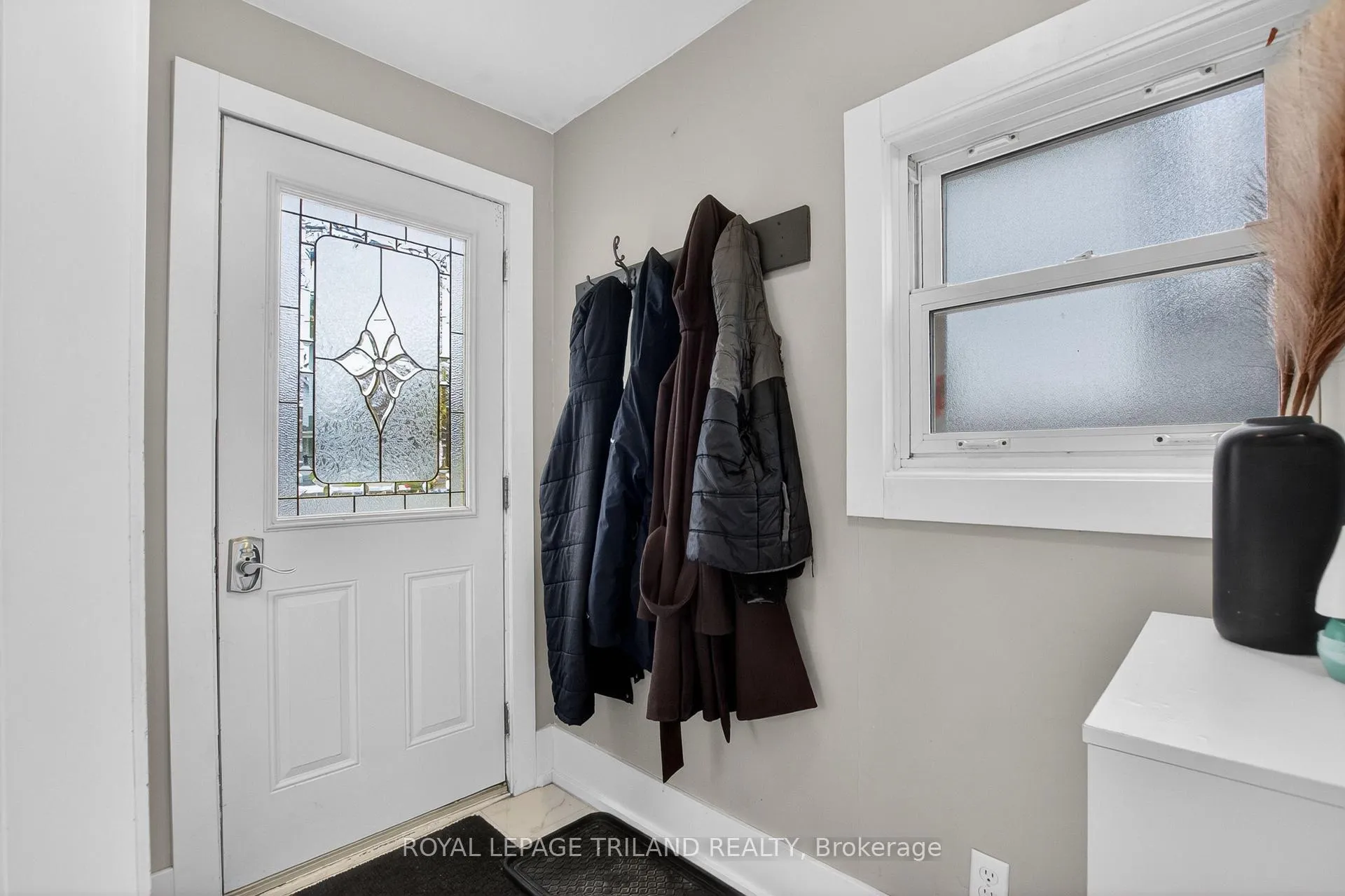 Photo 24 of 81 Locust Street, St. Thomas — HOMEH