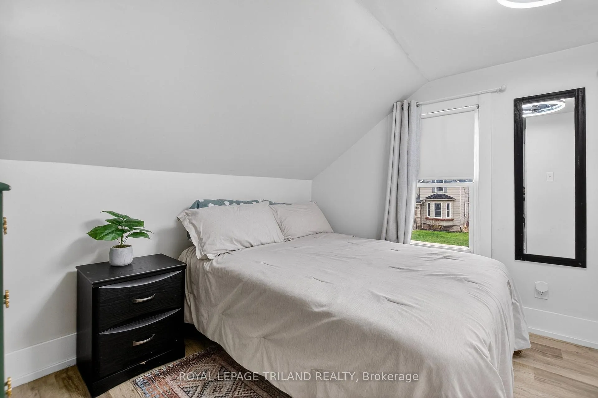 Photo 26 of 81 Locust Street, St. Thomas — HOMEH
