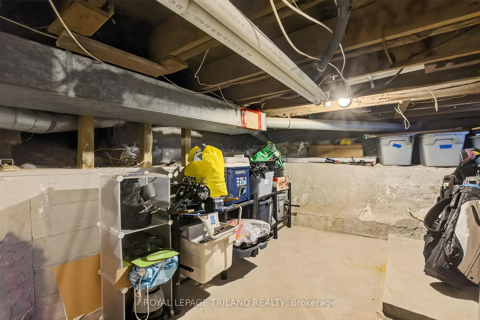 Photo 40 of 81 Locust Street, St. Thomas — HOMEH