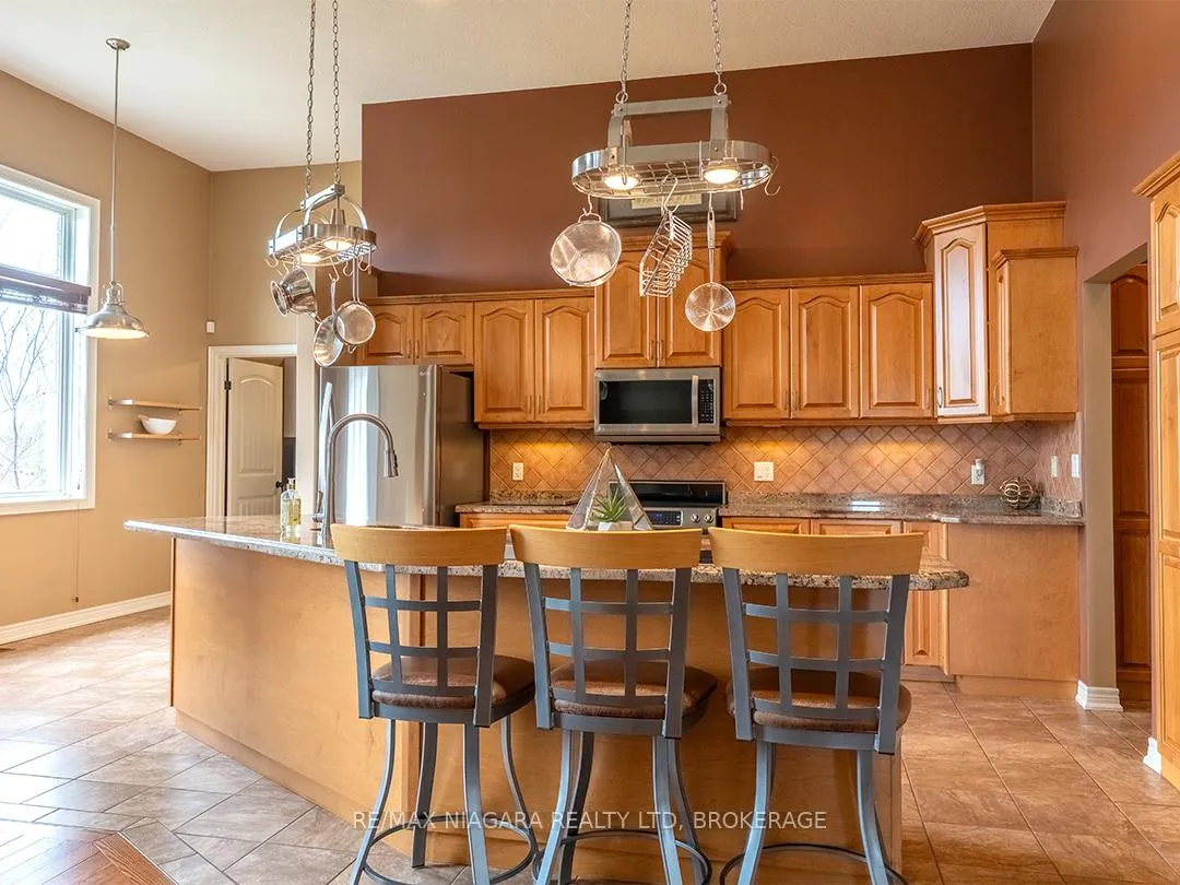 Photo 11 of 20219 Youngs Road S, Wainfleet, Marshville/Winger — HOMEH