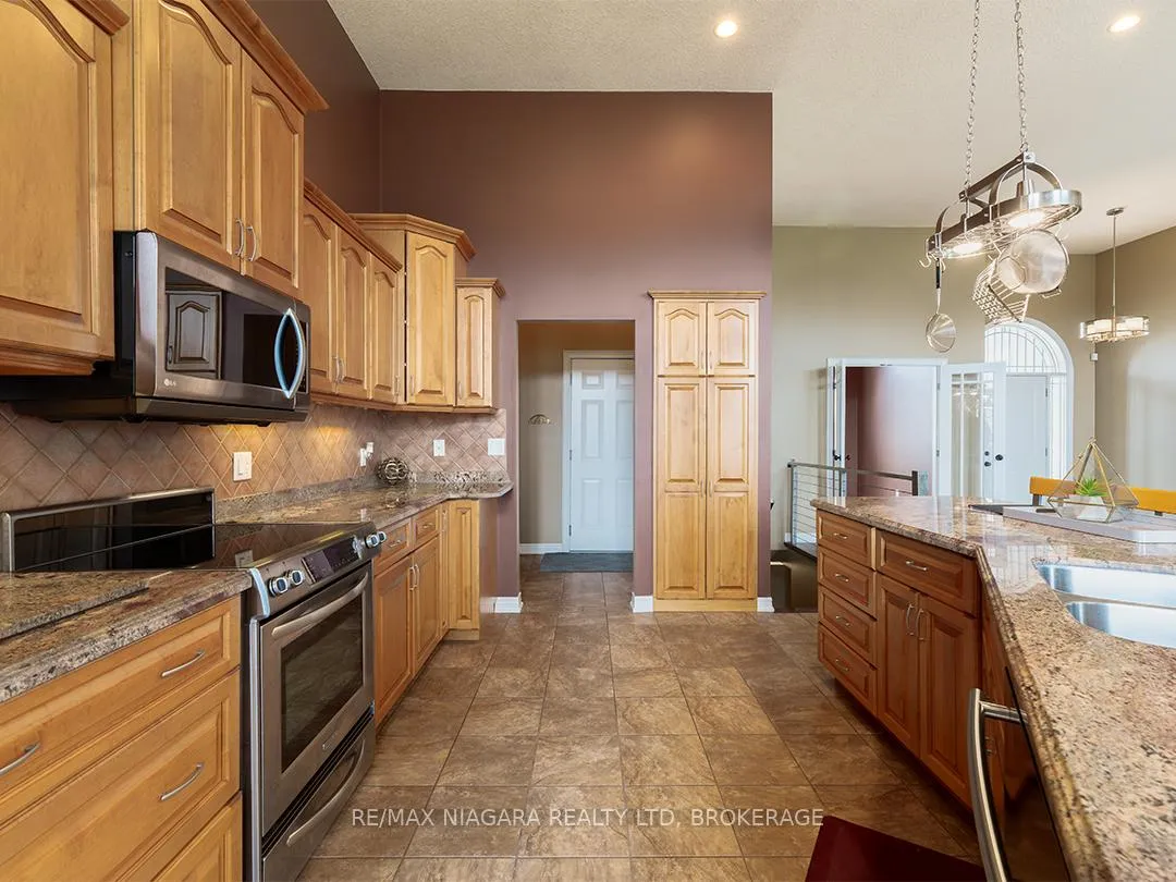 Photo 12 of 20219 Youngs Road S, Wainfleet, Marshville/Winger — HOMEH
