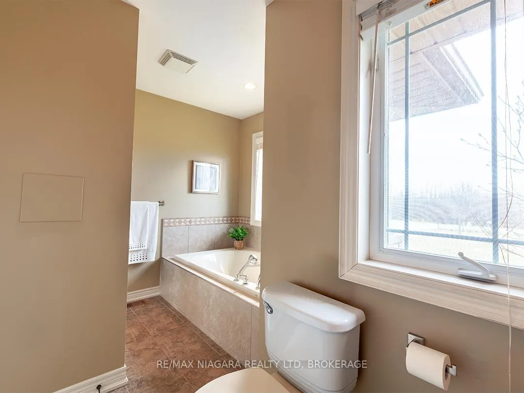 Photo 22 of 20219 Youngs Road S, Wainfleet, Marshville/Winger — HOMEH