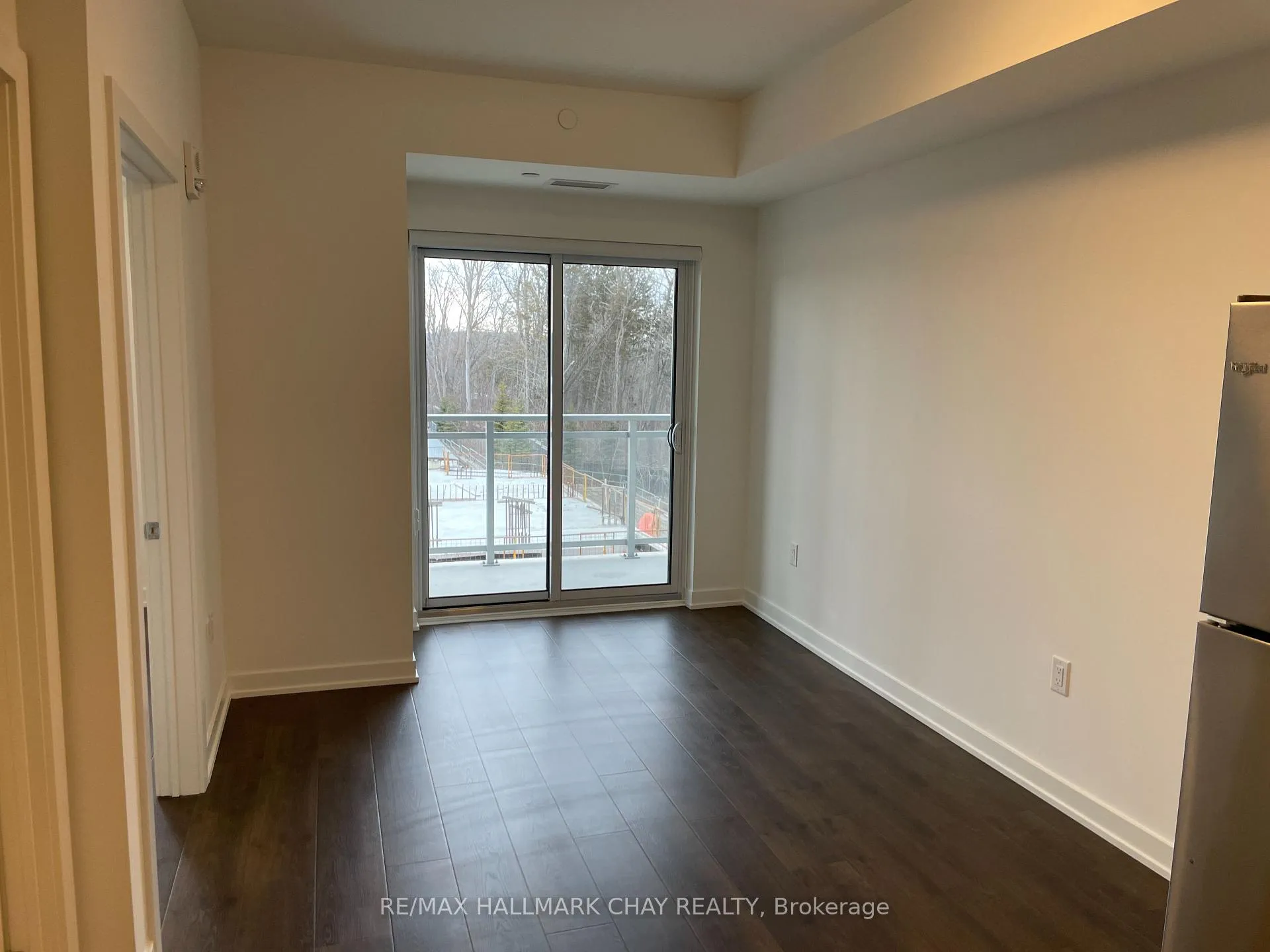 Photo 10 of Unit 202, 56 Lakeside Terrace, Barrie, Little Lake — HOMEH