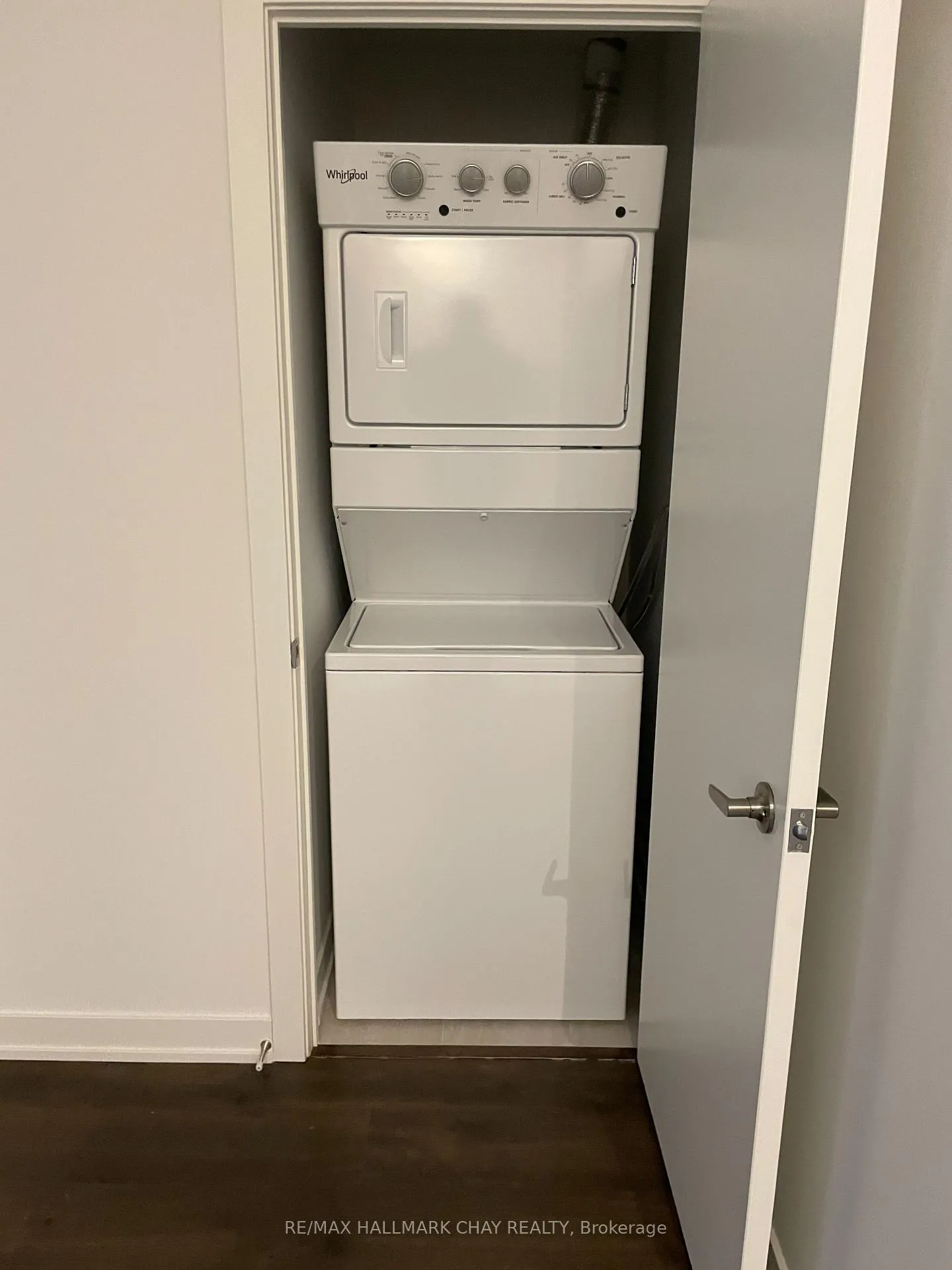Photo 12 of Unit 202, 56 Lakeside Terrace, Barrie, Little Lake — HOMEH