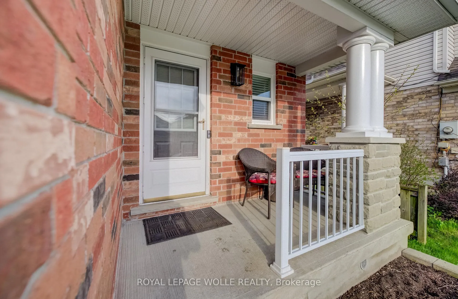 Photo 3 of 23 Northcliffe Crescent, Cambridge — HOMEH