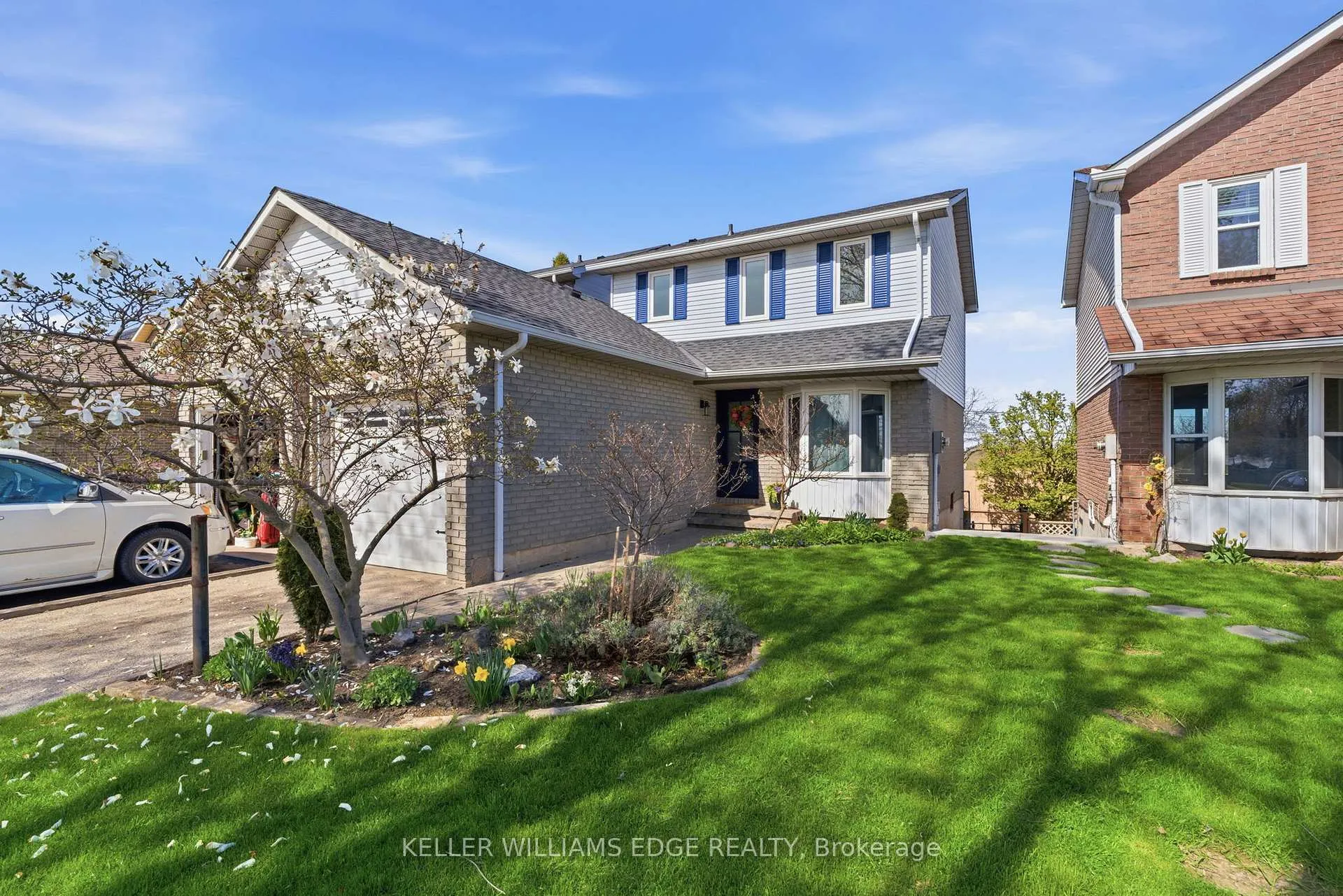 Photo 2 of 2376 Brunswick Court, Burlington, Brant Hills — HOMEH
