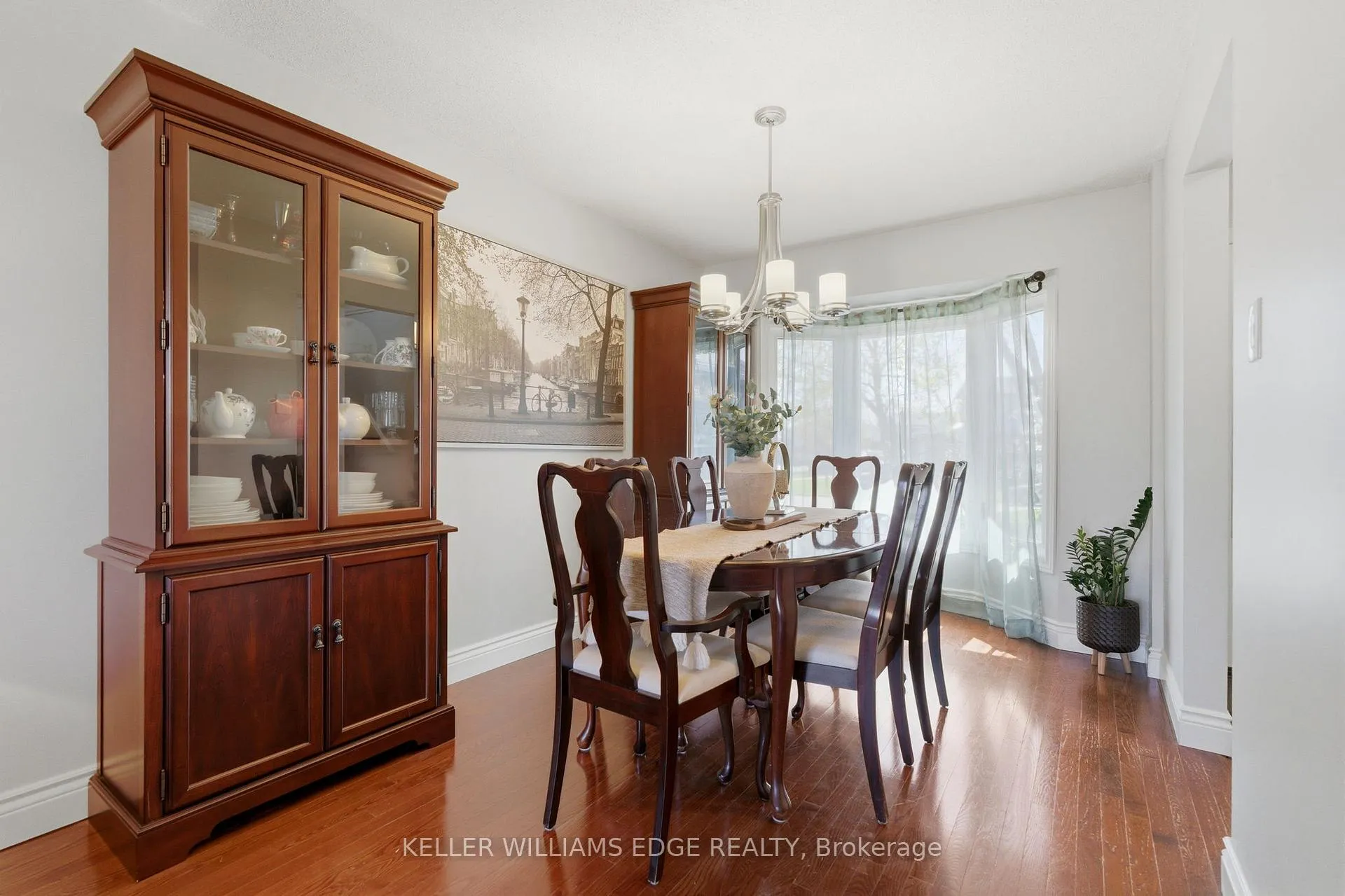 Photo 12 of 2376 Brunswick Court, Burlington, Brant Hills — HOMEH