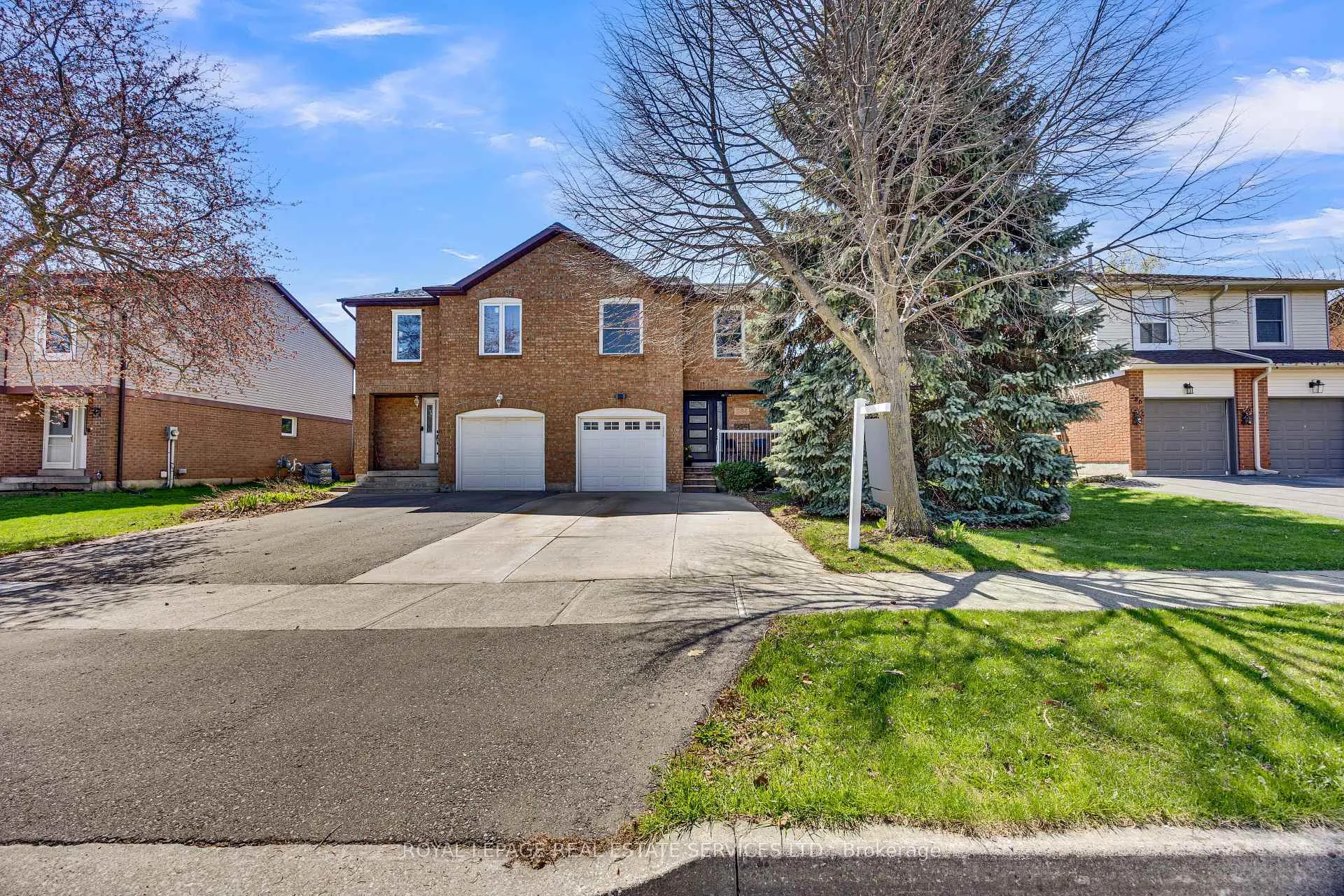 Photo 2 of 284 Rimmington Drive, Oakville, River Oaks — HOMEH