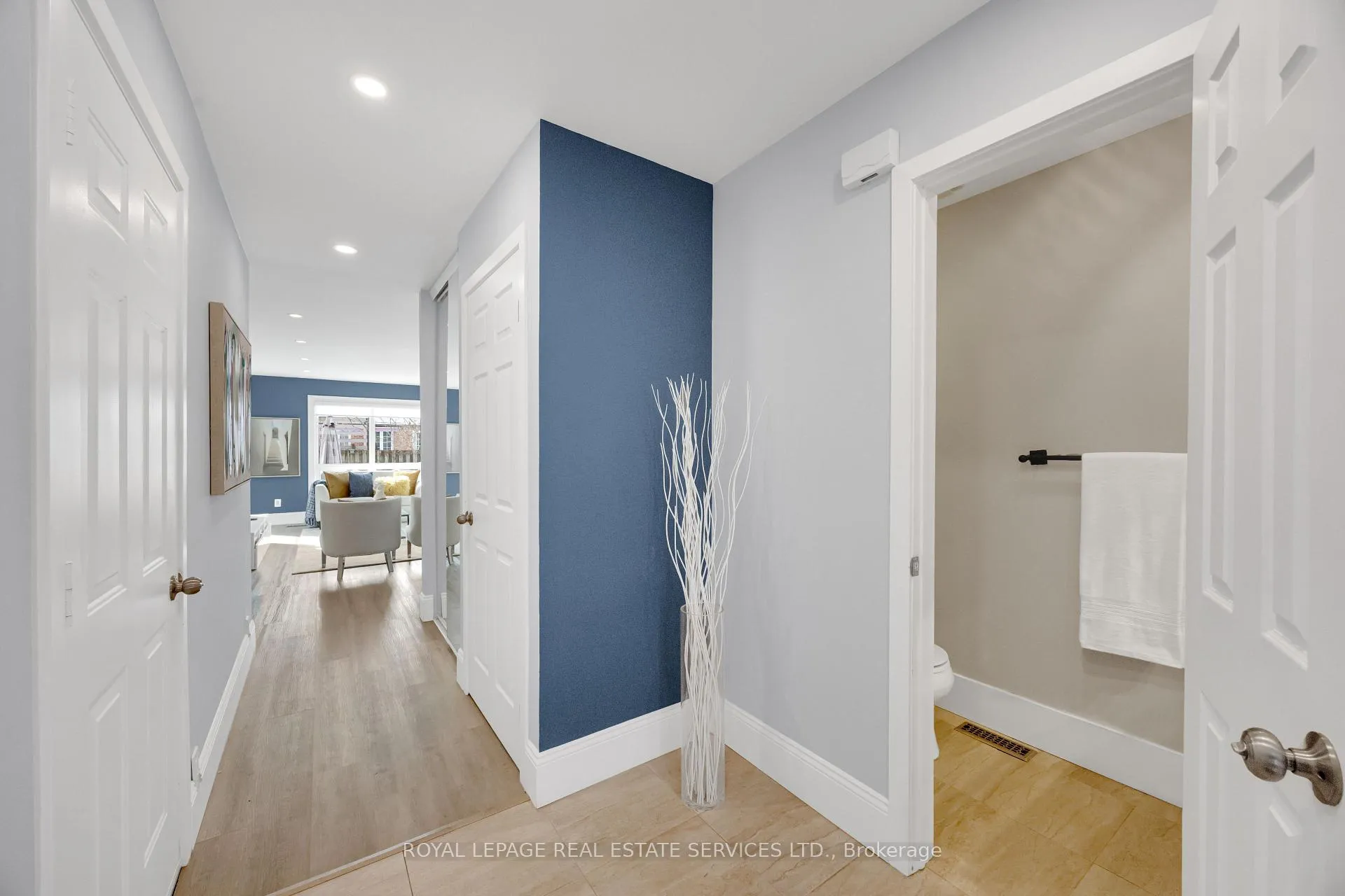 Photo 6 of 284 Rimmington Drive, Oakville, River Oaks — HOMEH