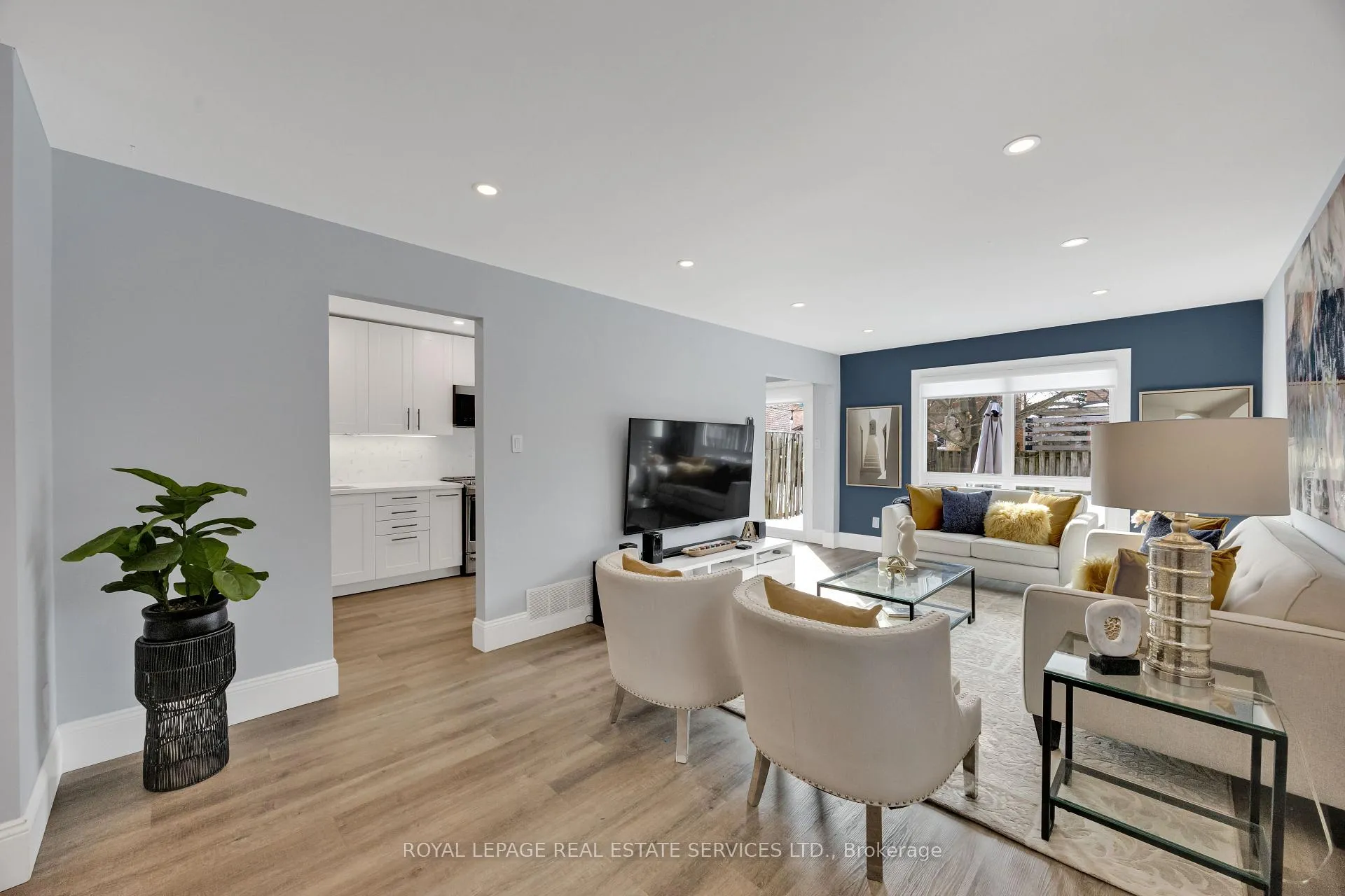 Photo 9 of 284 Rimmington Drive, Oakville, River Oaks — HOMEH
