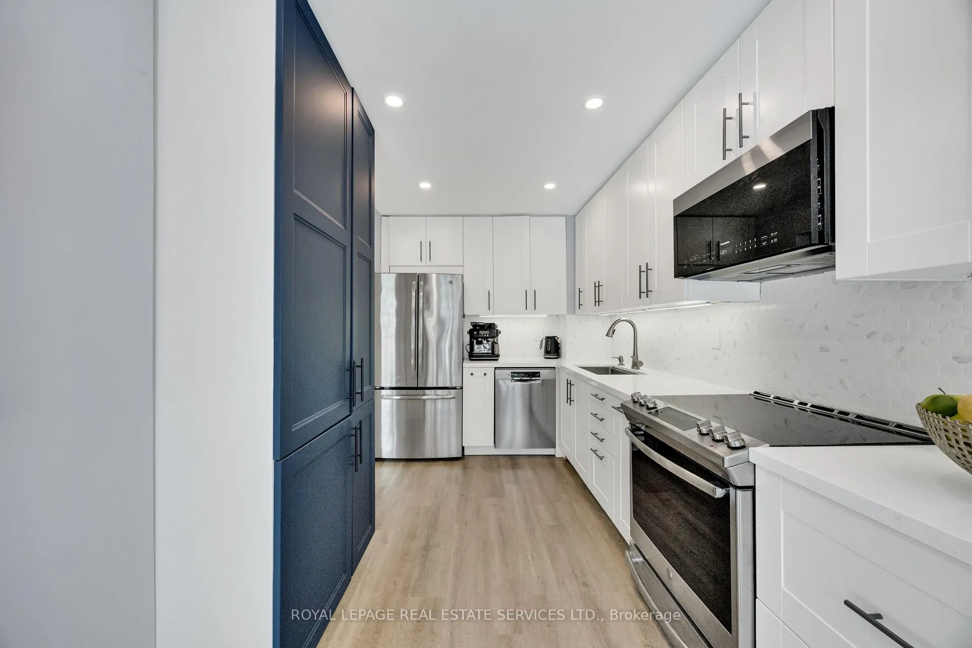 Photo 14 of 284 Rimmington Drive, Oakville, River Oaks — HOMEH