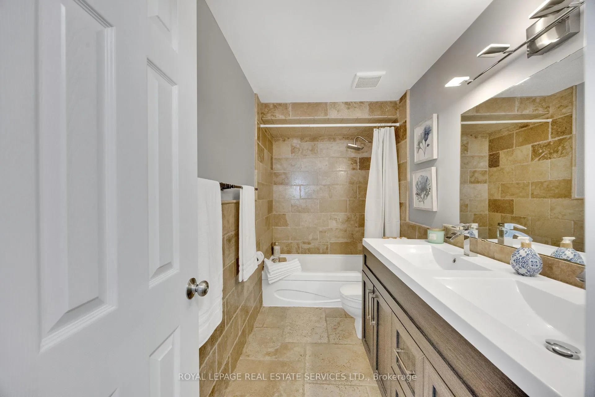 Photo 26 of 284 Rimmington Drive, Oakville, River Oaks — HOMEH