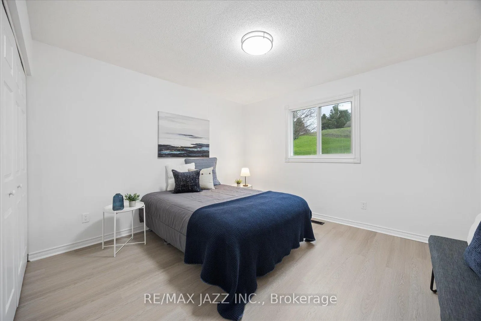 Photo 12 of 14 Penfound Drive, Clarington, Bowmanville — HOMEH