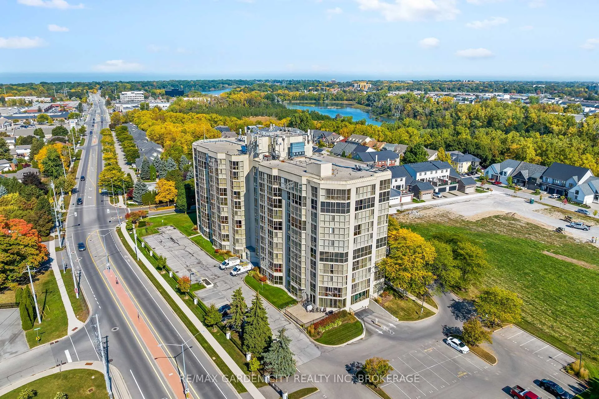 Photo 1 of Unit 207, 162 Martindale Road, St. Catharines, Grapeview — HOMEH
