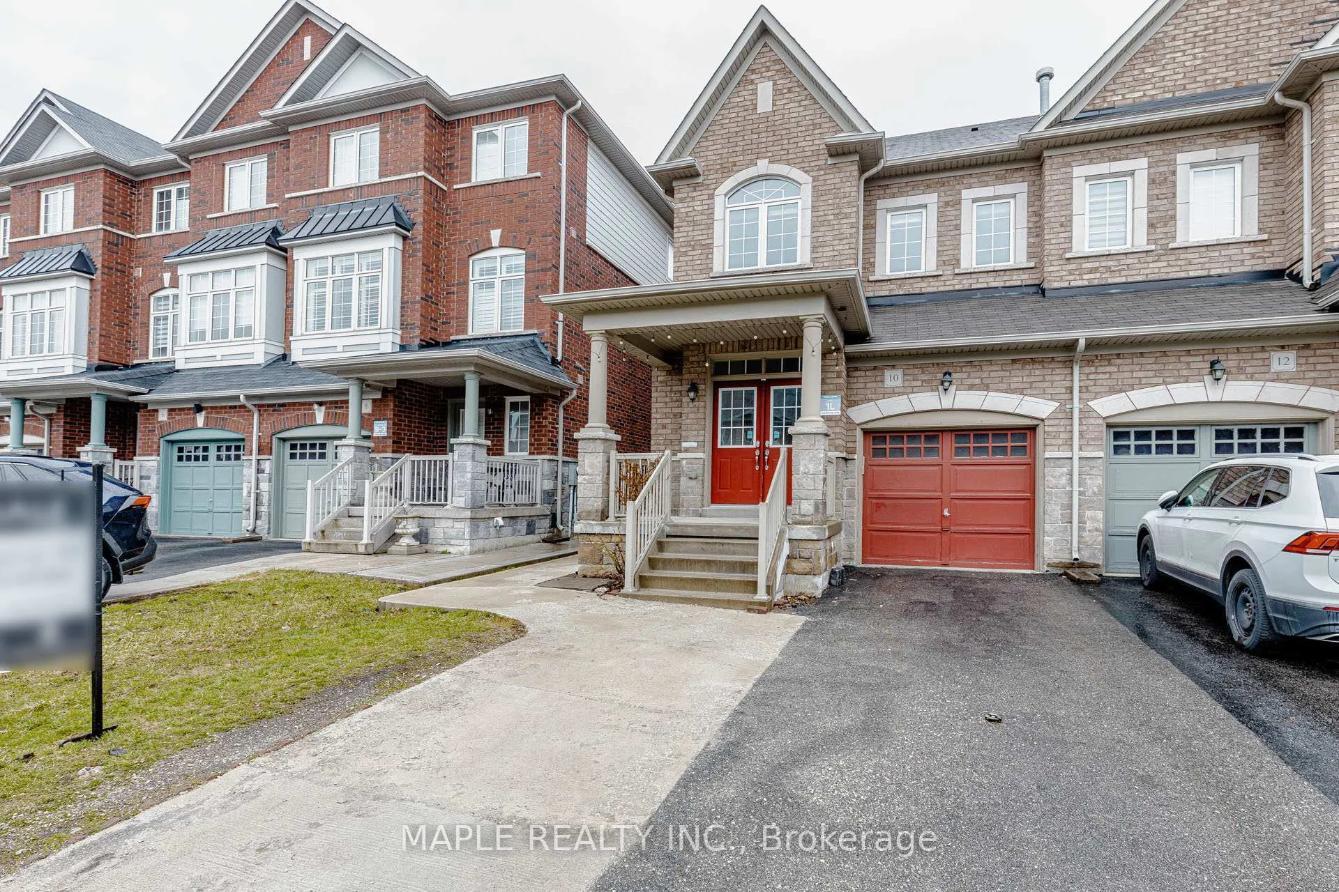 Photo 2 of 10 Eastlake Road, Brampton, Fletcher's Meadow — HOMEH