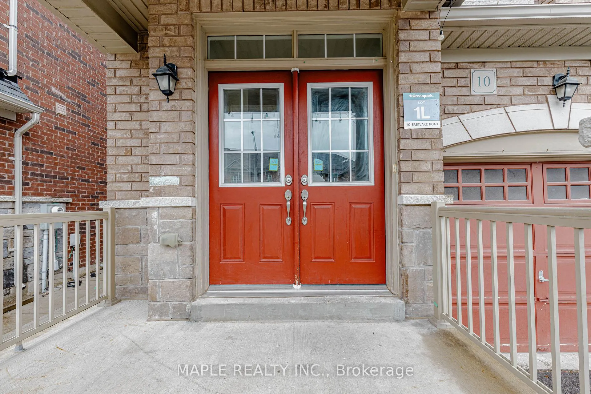 Photo 4 of 10 Eastlake Road, Brampton, Fletcher's Meadow — HOMEH
