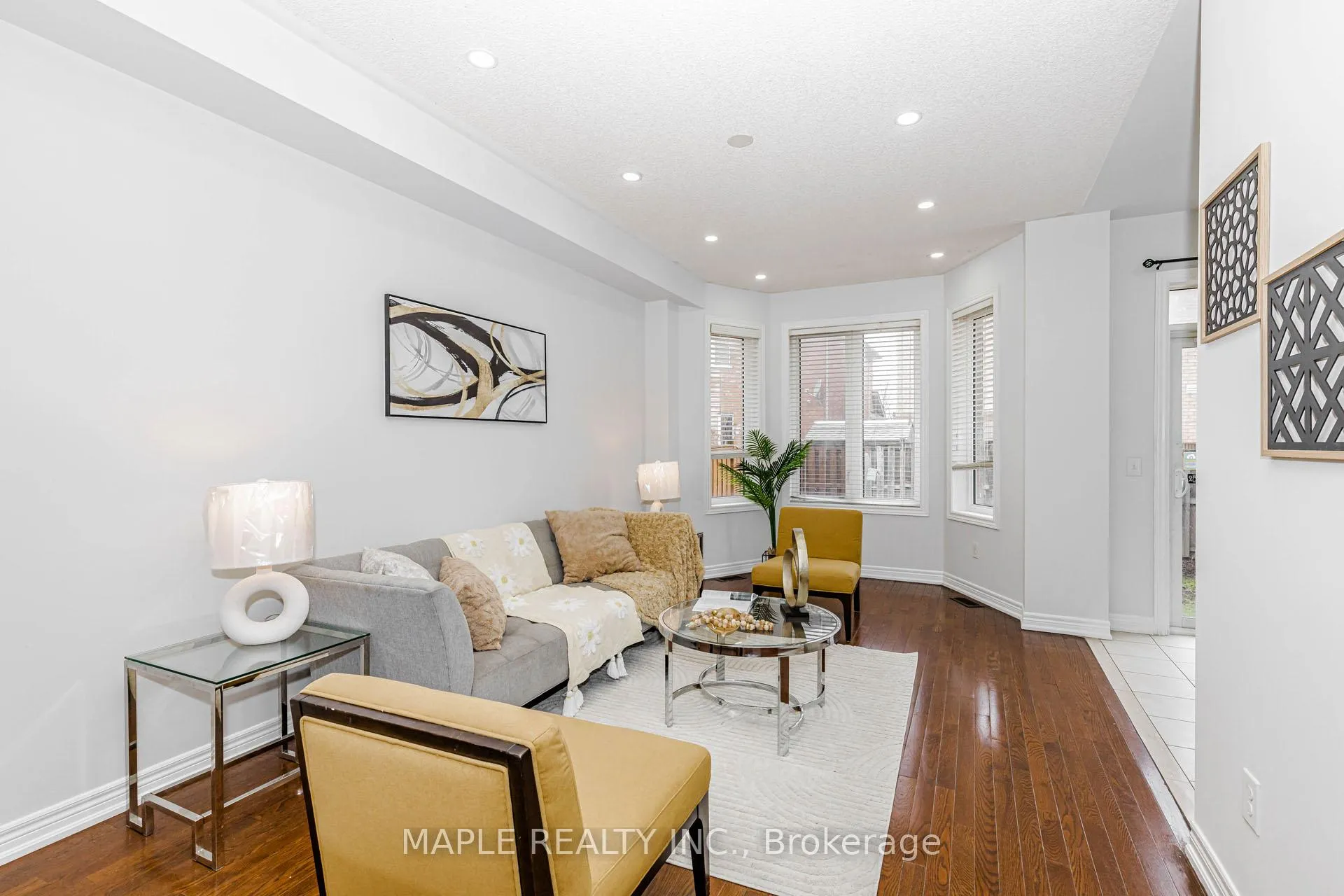 Photo 8 of 10 Eastlake Road, Brampton, Fletcher's Meadow — HOMEH