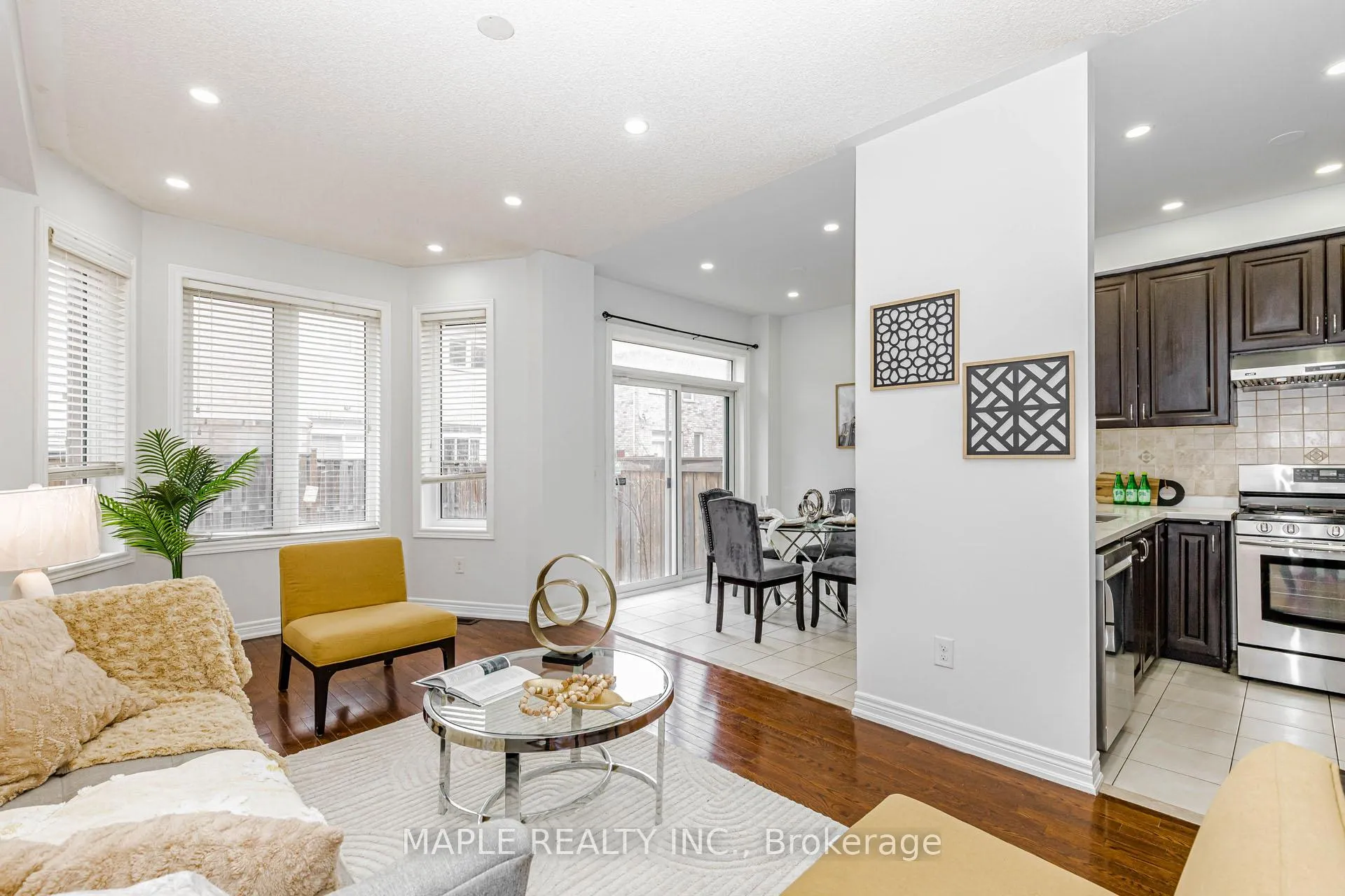 Photo 9 of 10 Eastlake Road, Brampton, Fletcher's Meadow — HOMEH