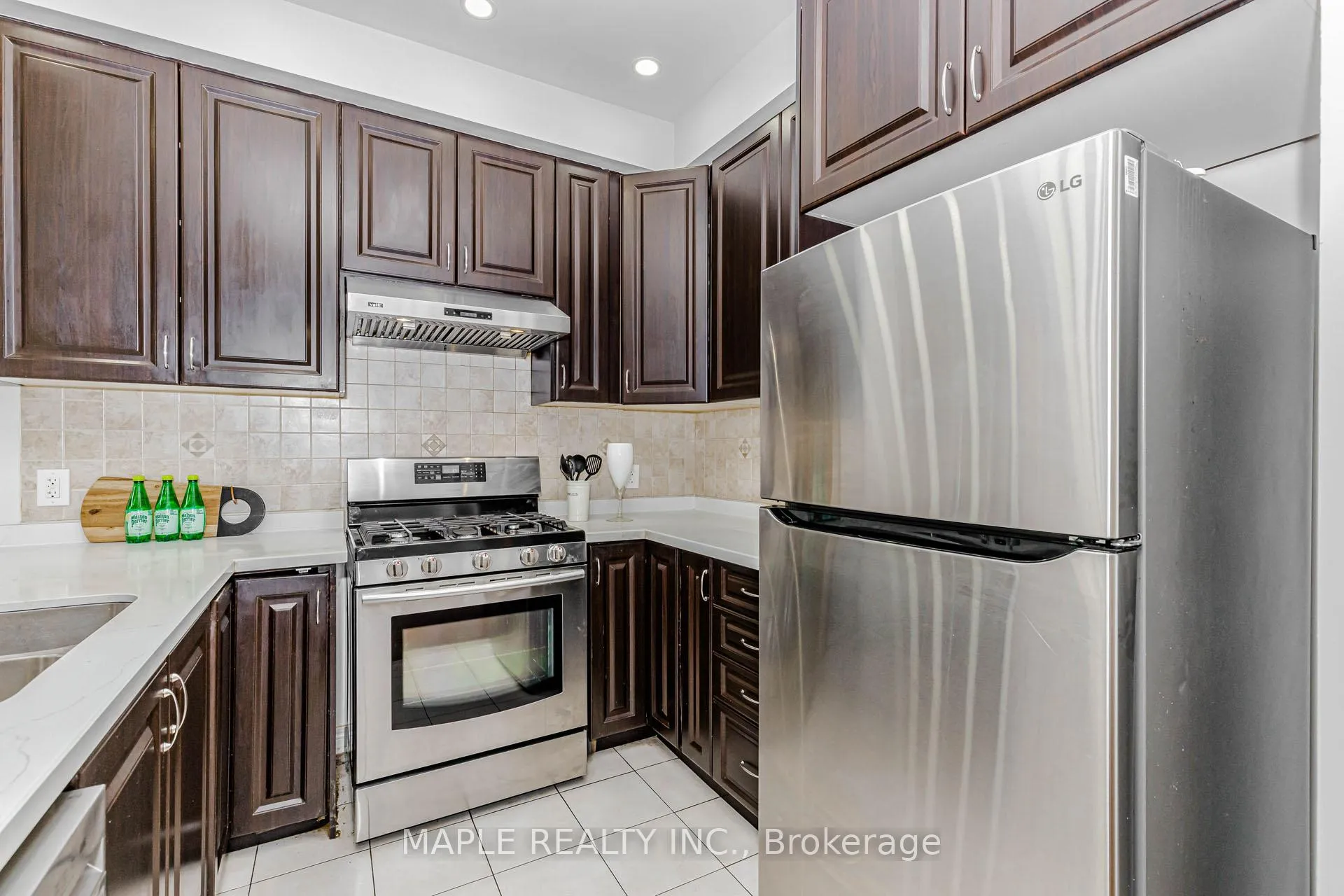 Photo 13 of 10 Eastlake Road, Brampton, Fletcher's Meadow — HOMEH