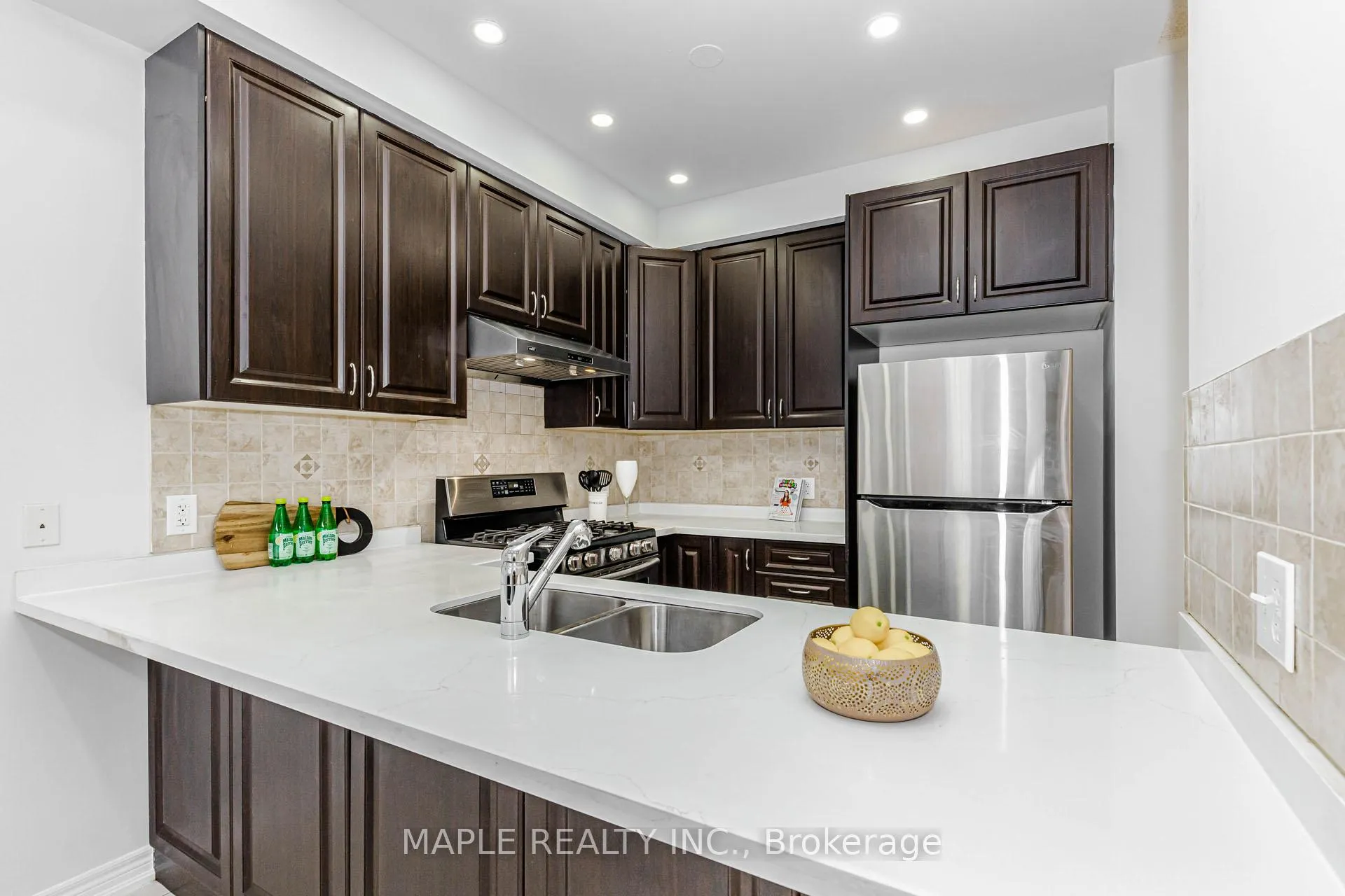Photo 14 of 10 Eastlake Road, Brampton, Fletcher's Meadow — HOMEH