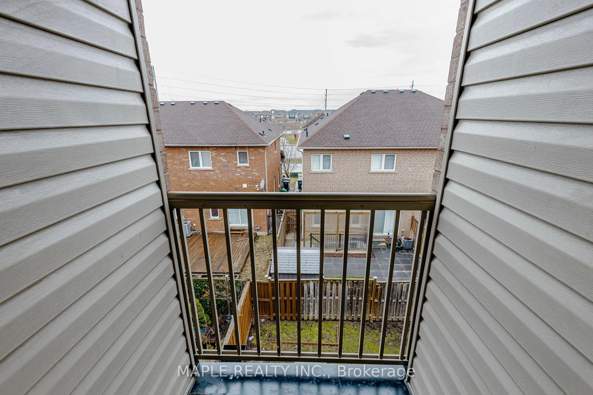 Photo 36 of 10 Eastlake Road, Brampton, Fletcher's Meadow — HOMEH