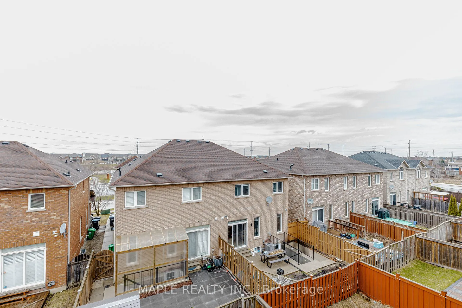 Photo 37 of 10 Eastlake Road, Brampton, Fletcher's Meadow — HOMEH