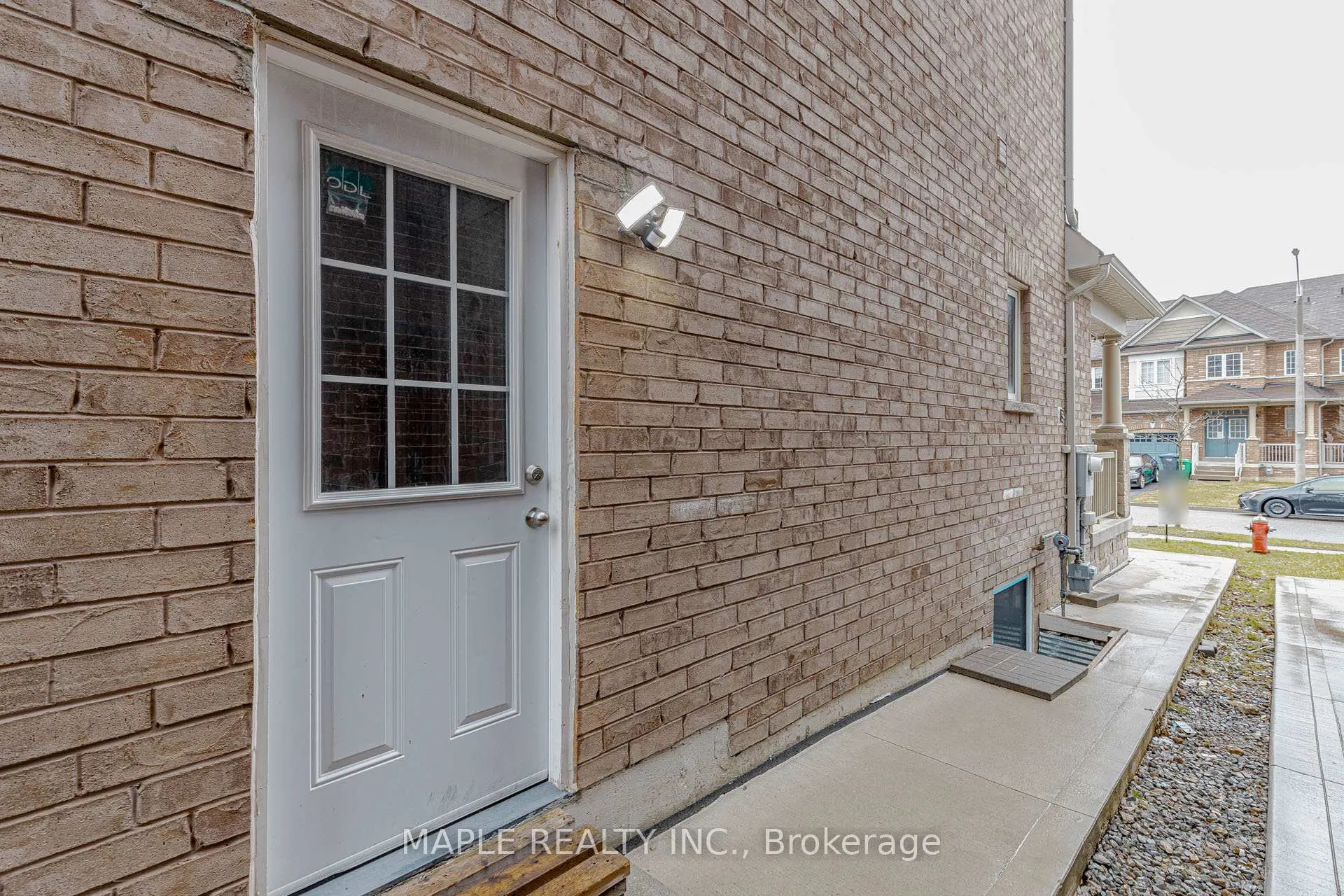 Photo 39 of 10 Eastlake Road, Brampton, Fletcher's Meadow — HOMEH