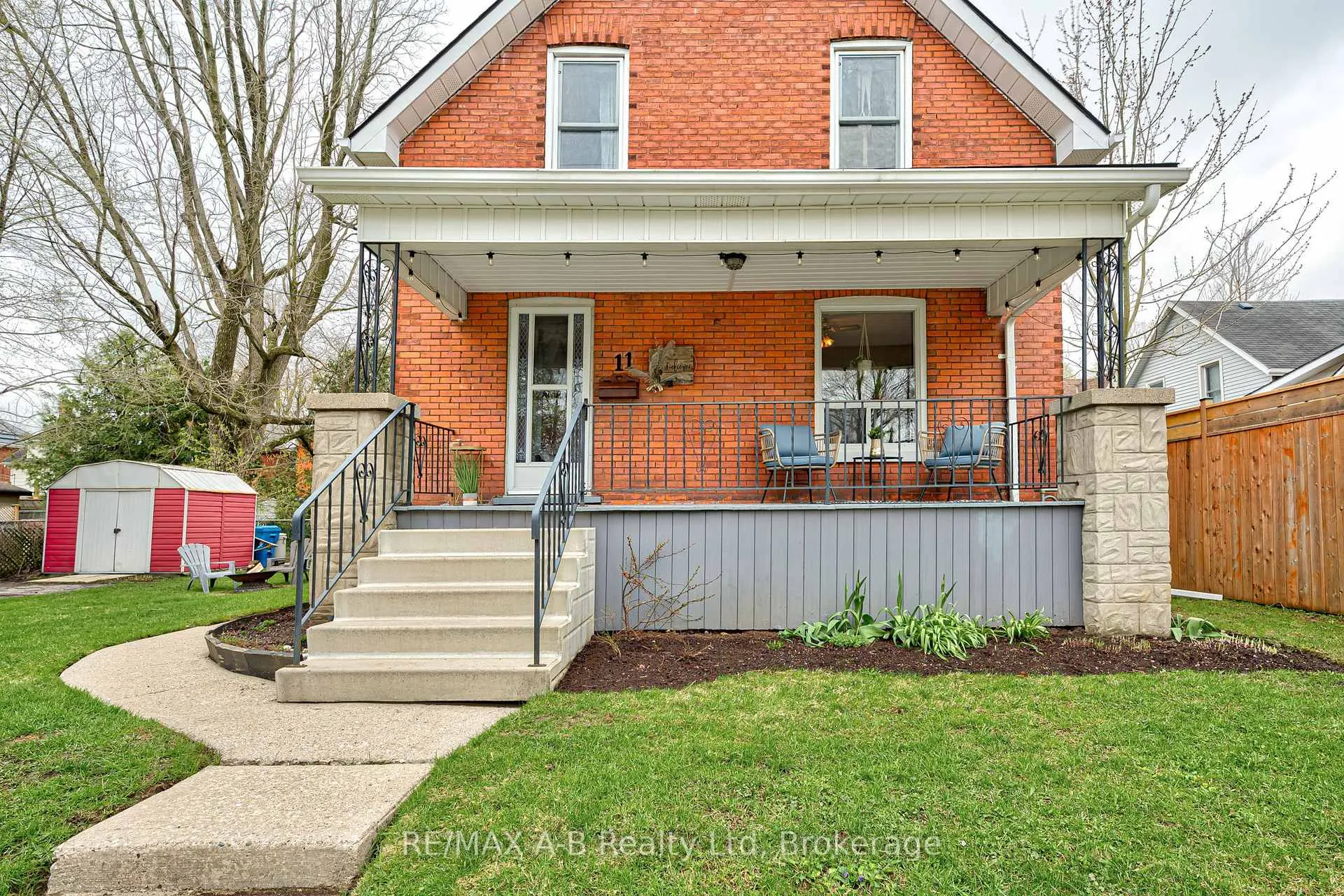 Photo 2 of 11 Brant Street, Stratford — HOMEH