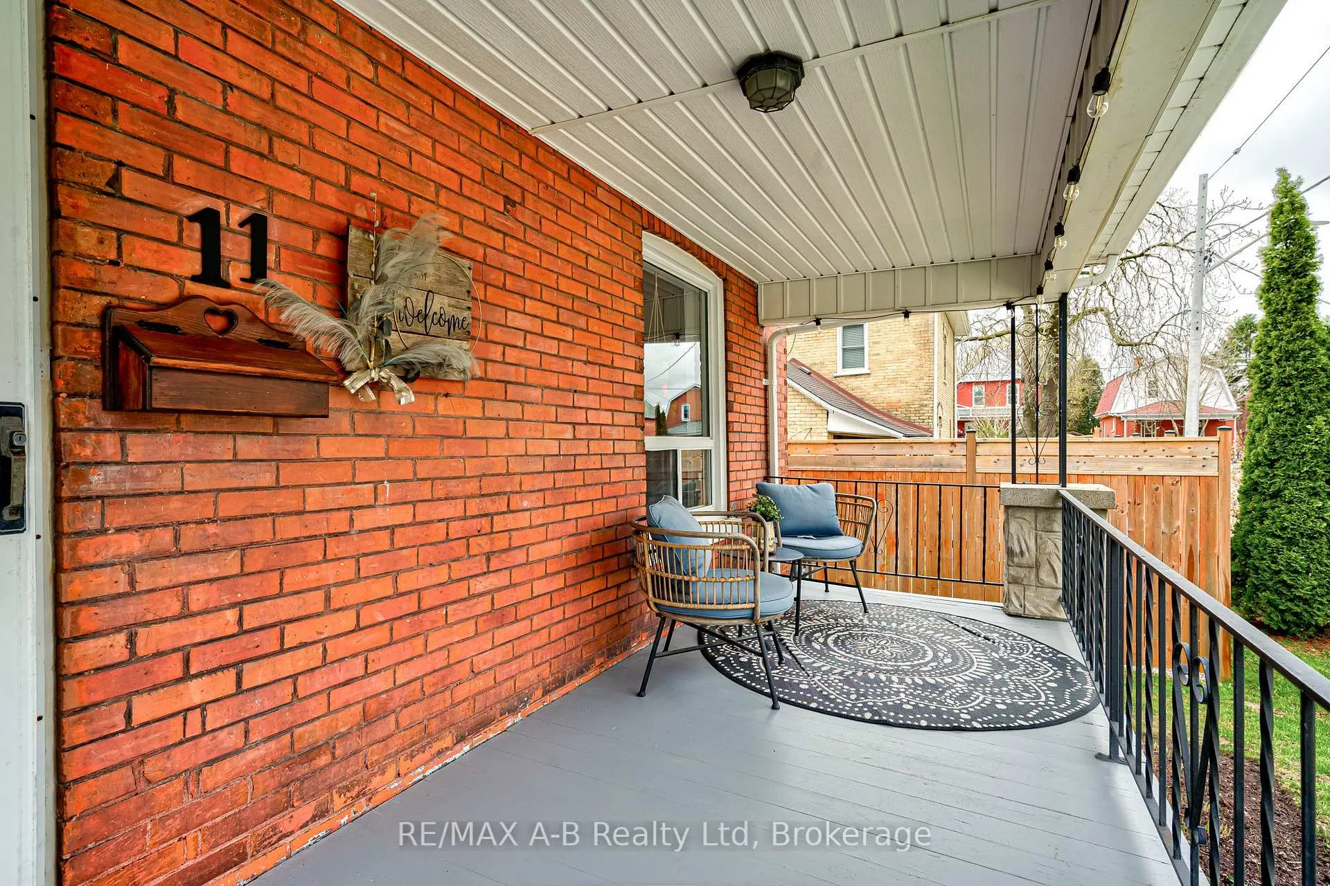 Photo 3 of 11 Brant Street, Stratford — HOMEH
