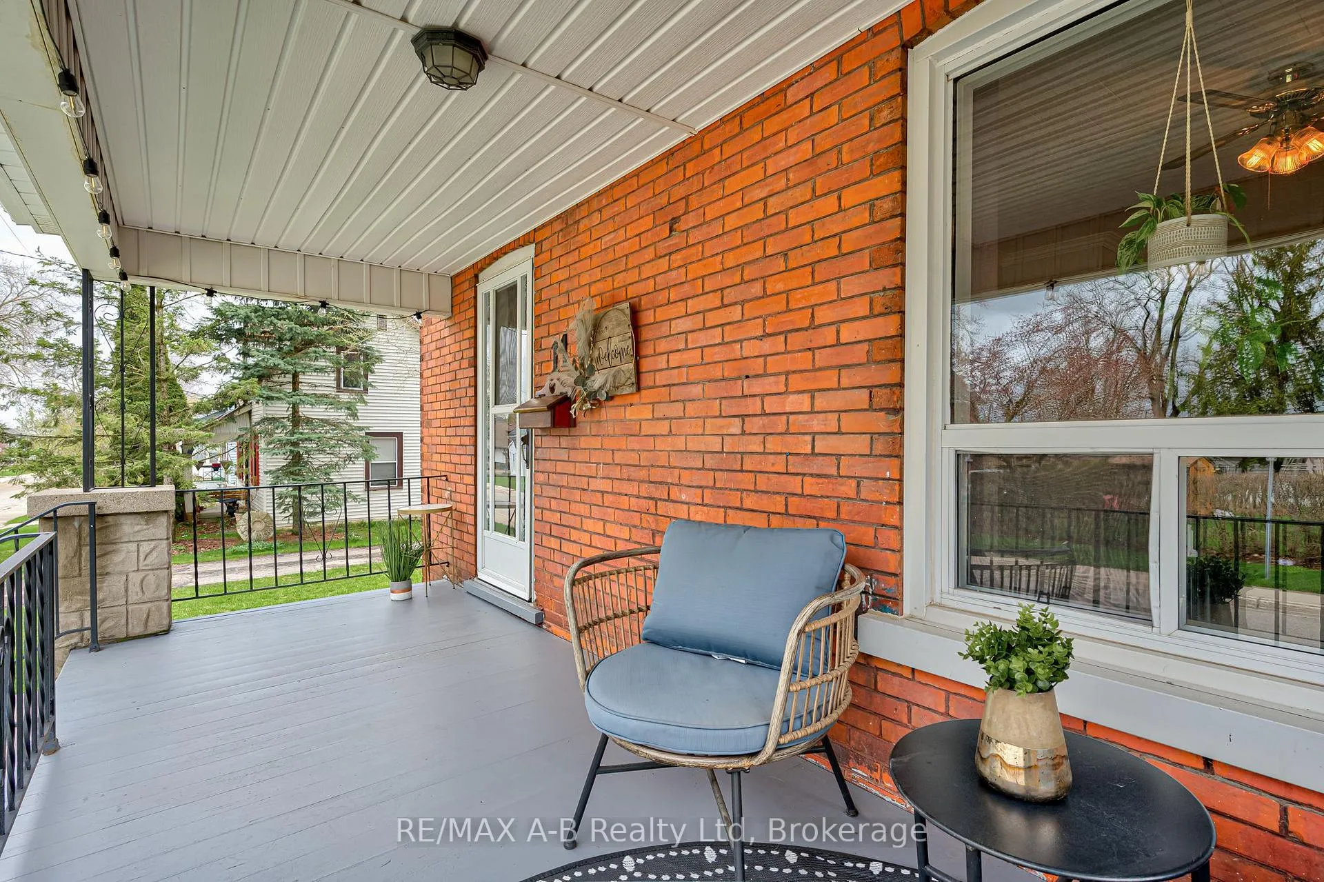 Photo 4 of 11 Brant Street, Stratford — HOMEH